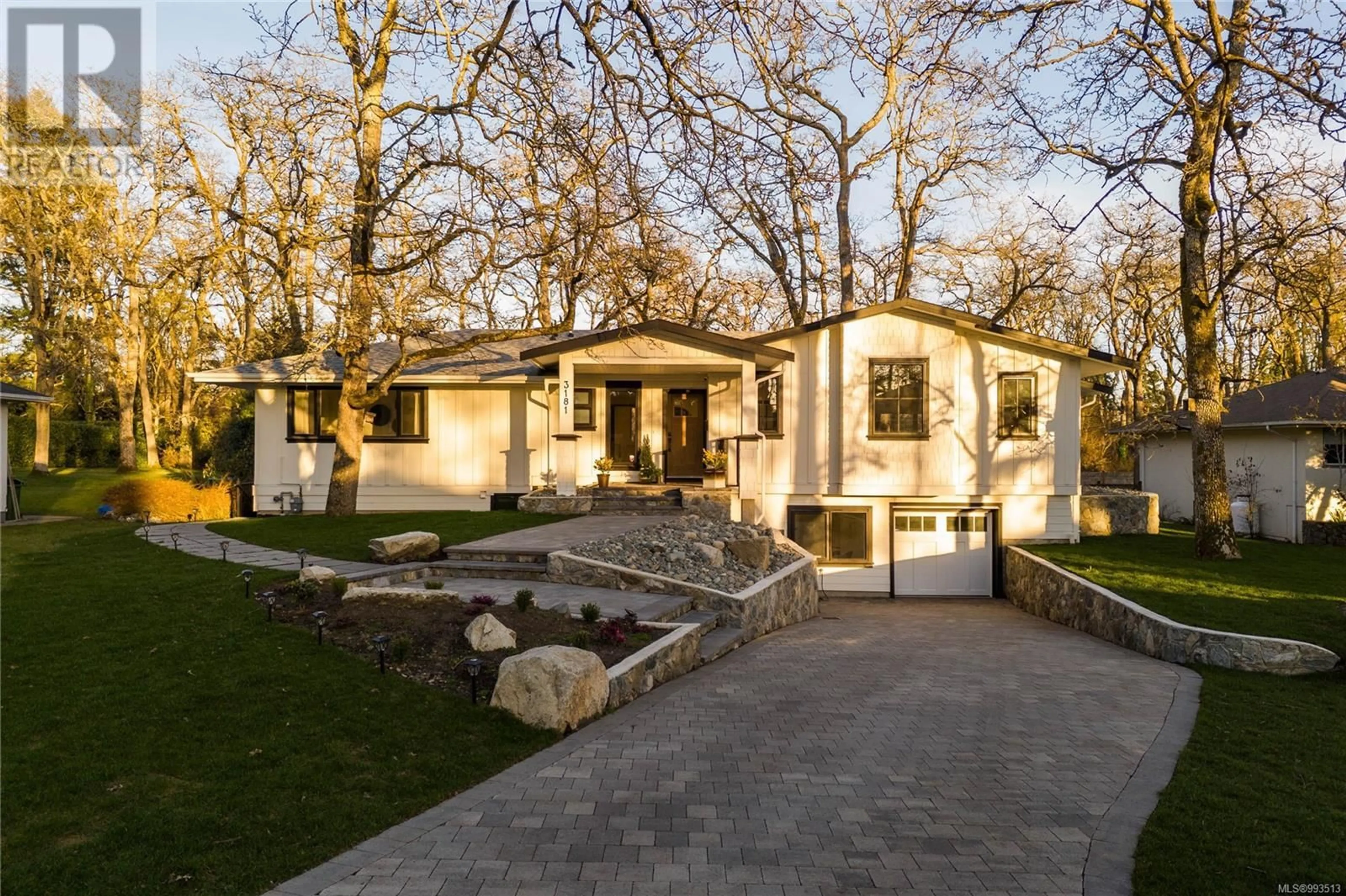 Home with brick exterior material, street for 3181 WOODBURN AVENUE, Oak Bay British Columbia V8P5B8