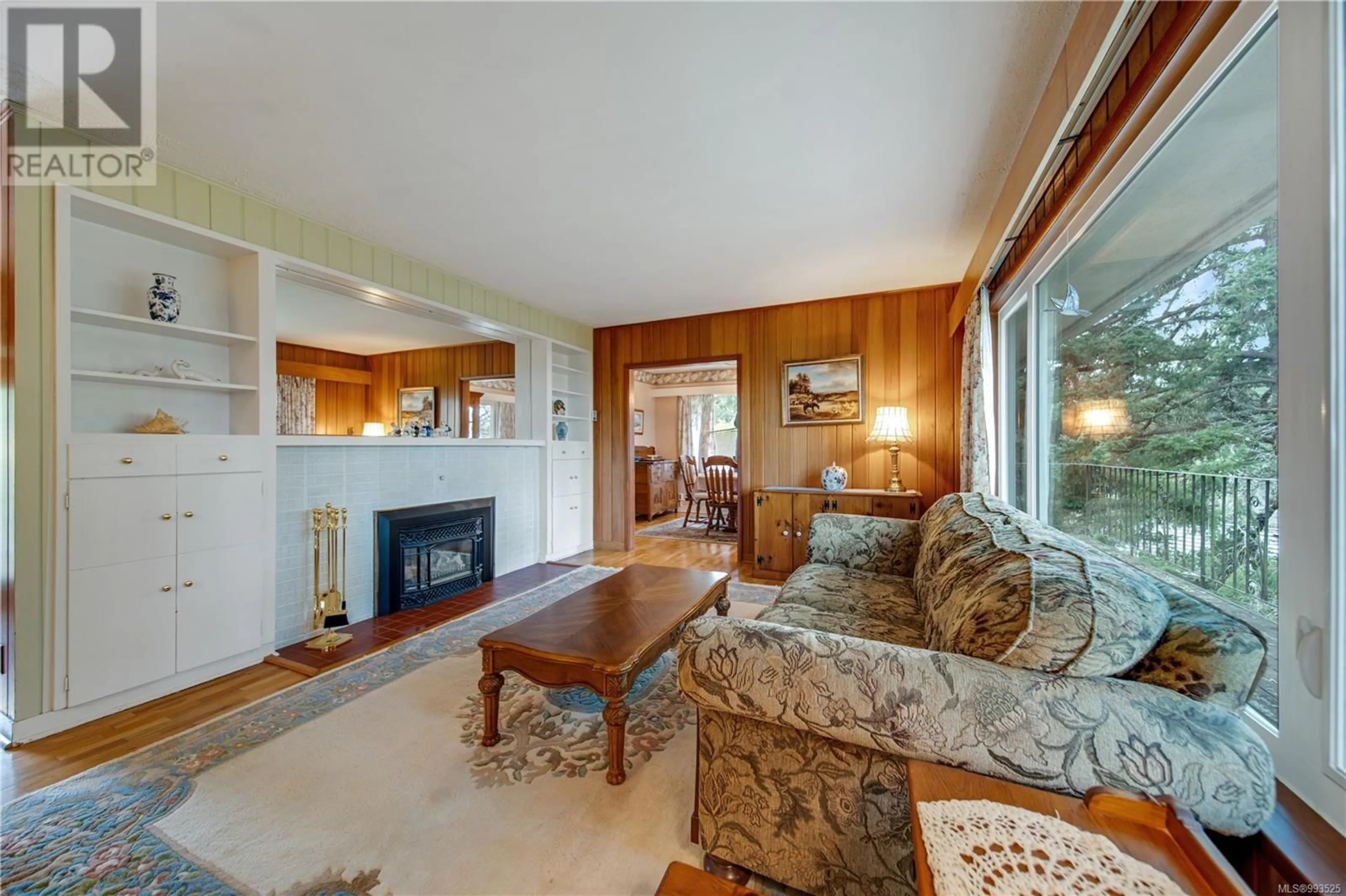 Living room with furniture, unknown for 431 HALL ROAD, Qualicum Beach British Columbia V9K1B4