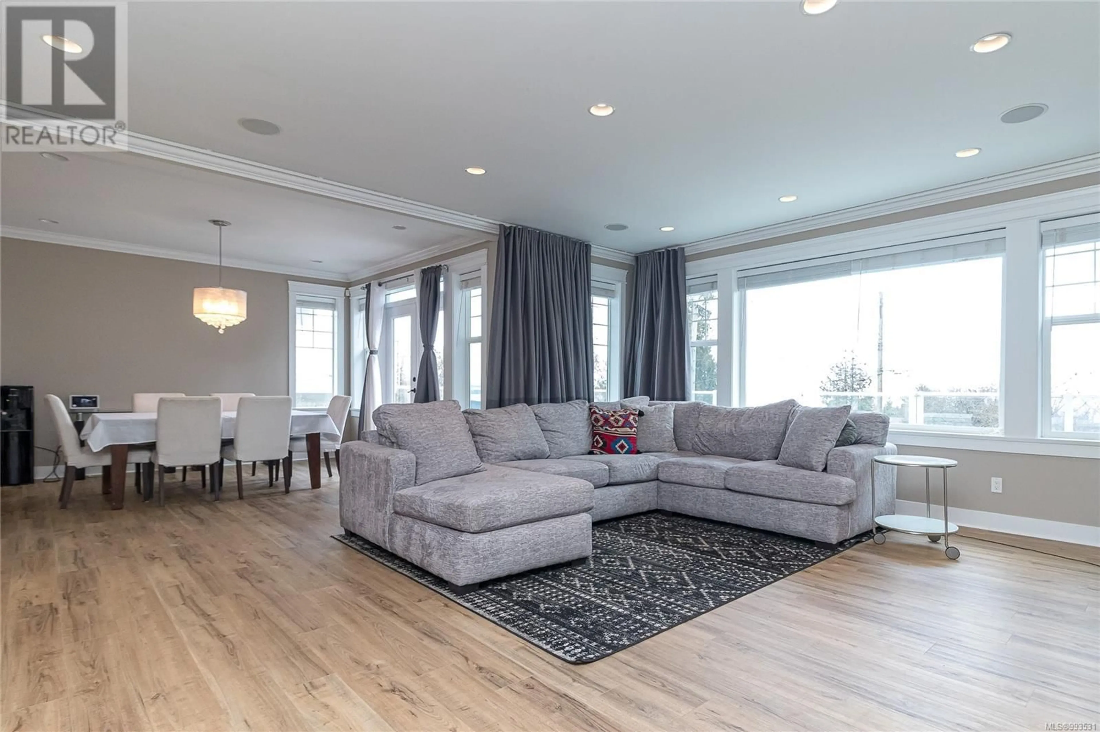 Living room with furniture, unknown for 3316 HOCKERING ROAD, Colwood British Columbia V9C1Y2