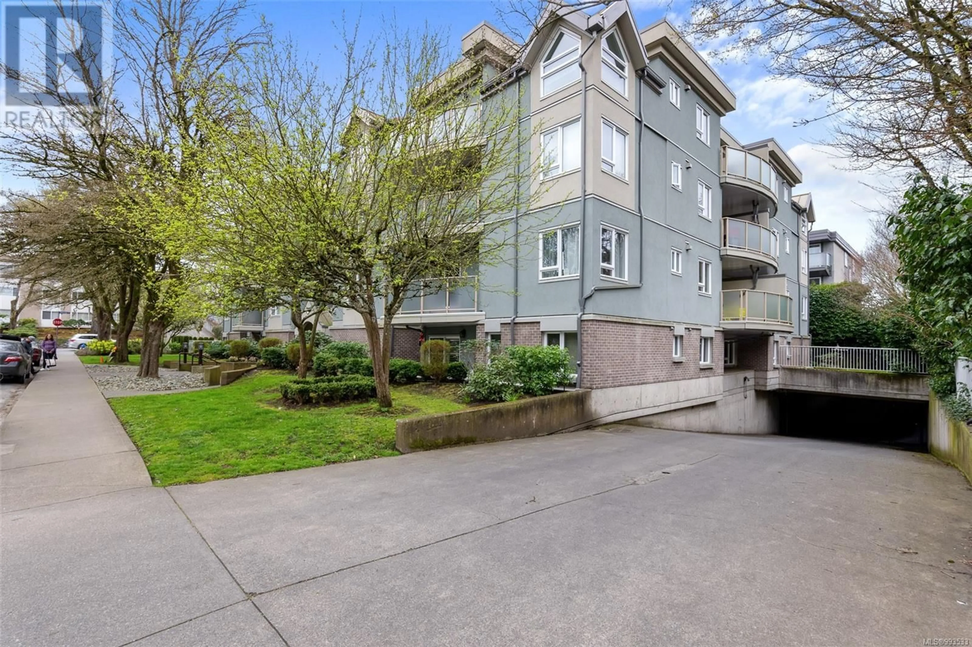 Patio, street for 205 - 2710 GROSVENOR ROAD, Victoria British Columbia V8T3M9