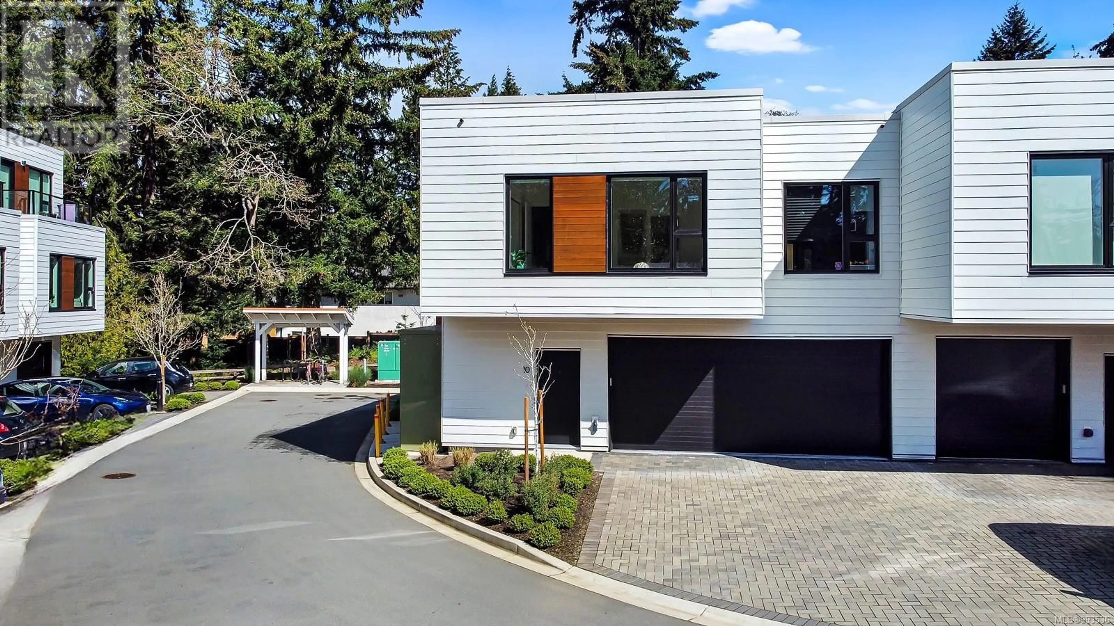 Home with vinyl exterior material, street for 10 - 2330 SOOKE ROAD, Colwood British Columbia V9B1X7