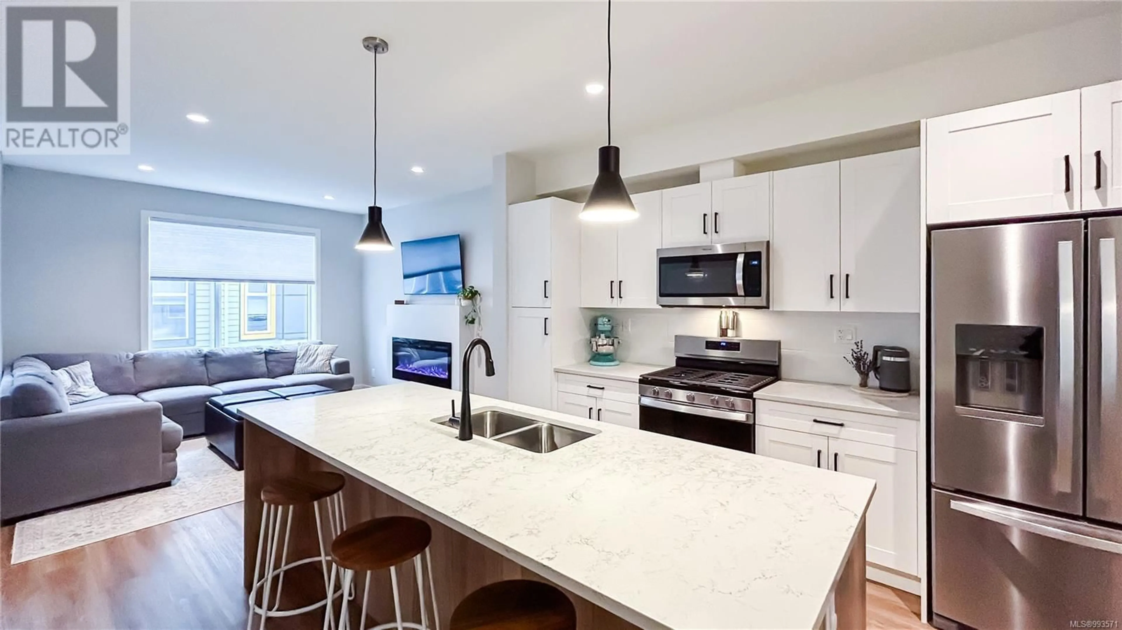 Open concept kitchen, ceramic/tile floor for 107 - 2130 TRIANGLE TRAIL, Langford British Columbia V9C0R2