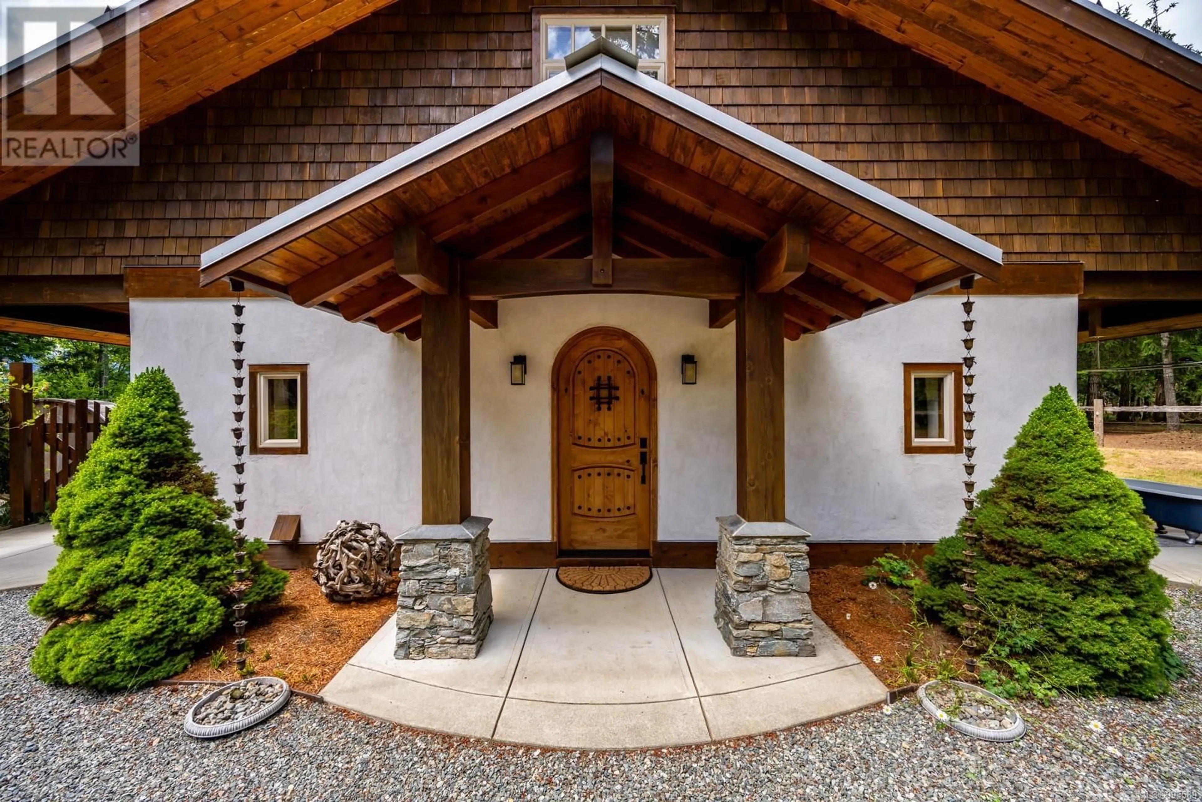 Indoor entryway for 2341 CHICKADEE ROAD, Denman Island British Columbia V0R1T0