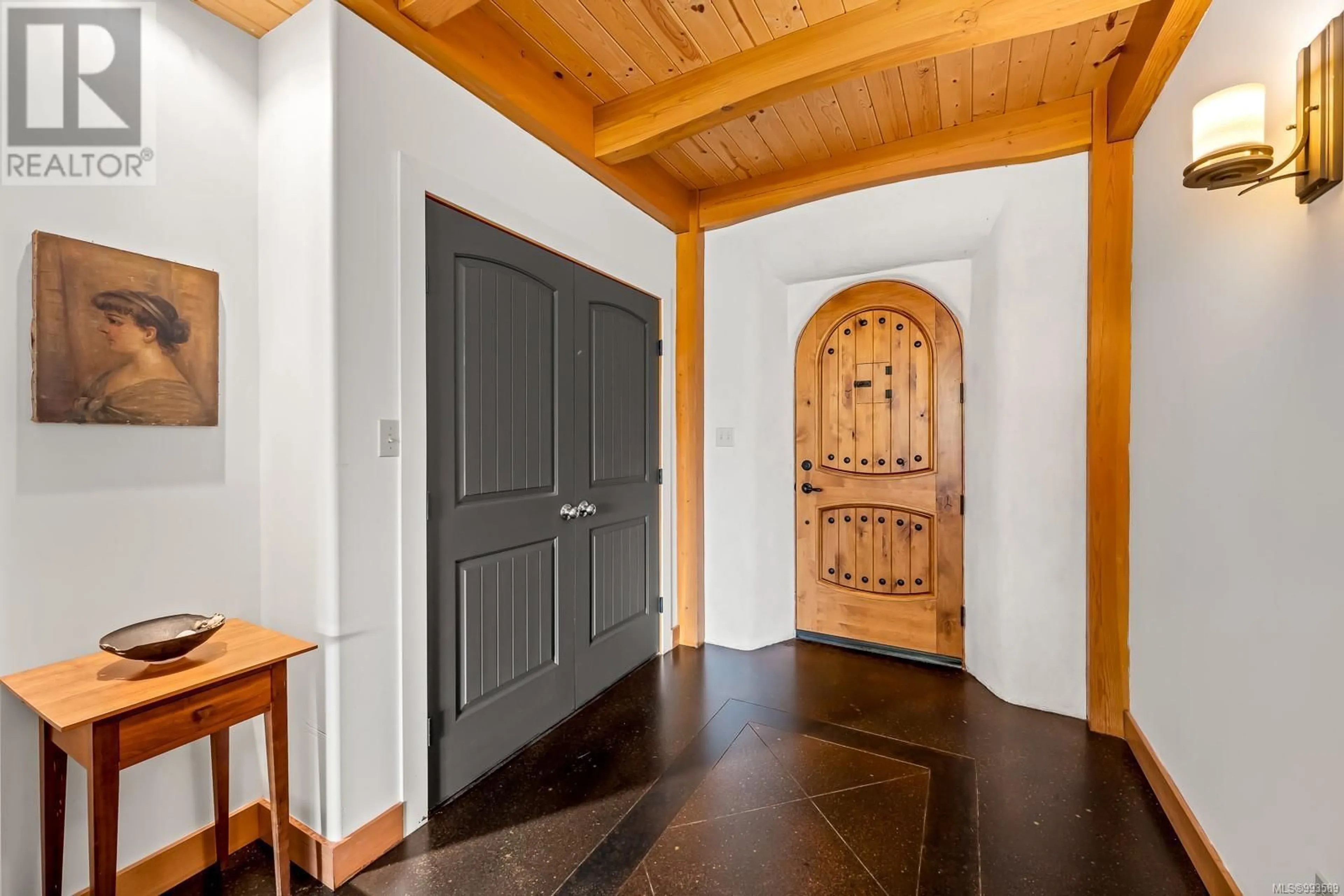 Indoor entryway for 2341 CHICKADEE ROAD, Denman Island British Columbia V0R1T0