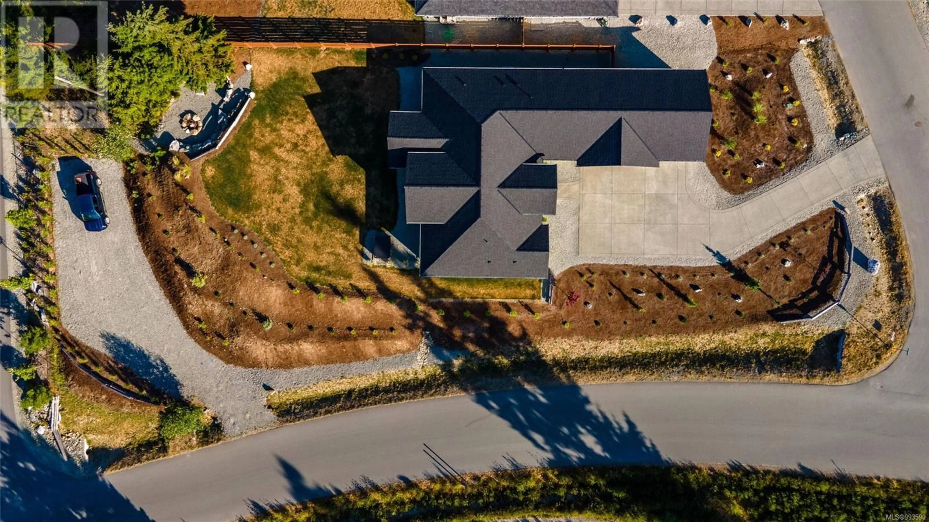 A pic from outside/outdoor area/front of a property/back of a property/a pic from drone, street for 7260 LAKEFRONT DRIVE, Lake Cowichan British Columbia V0R3E1