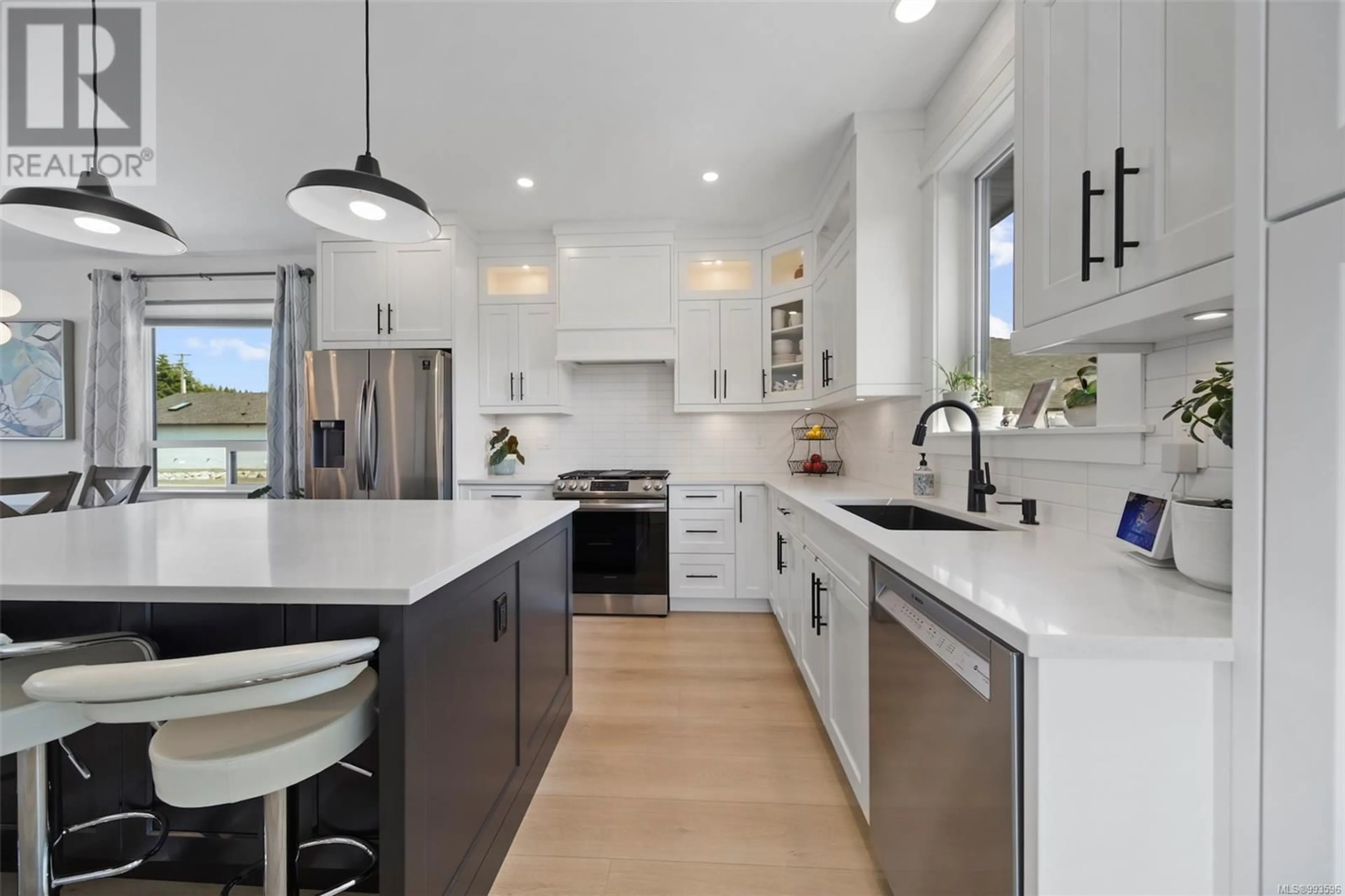 Contemporary kitchen, ceramic/tile floor for 3204 FERNWOOD LANE, Port Alberni British Columbia V9Y0C5