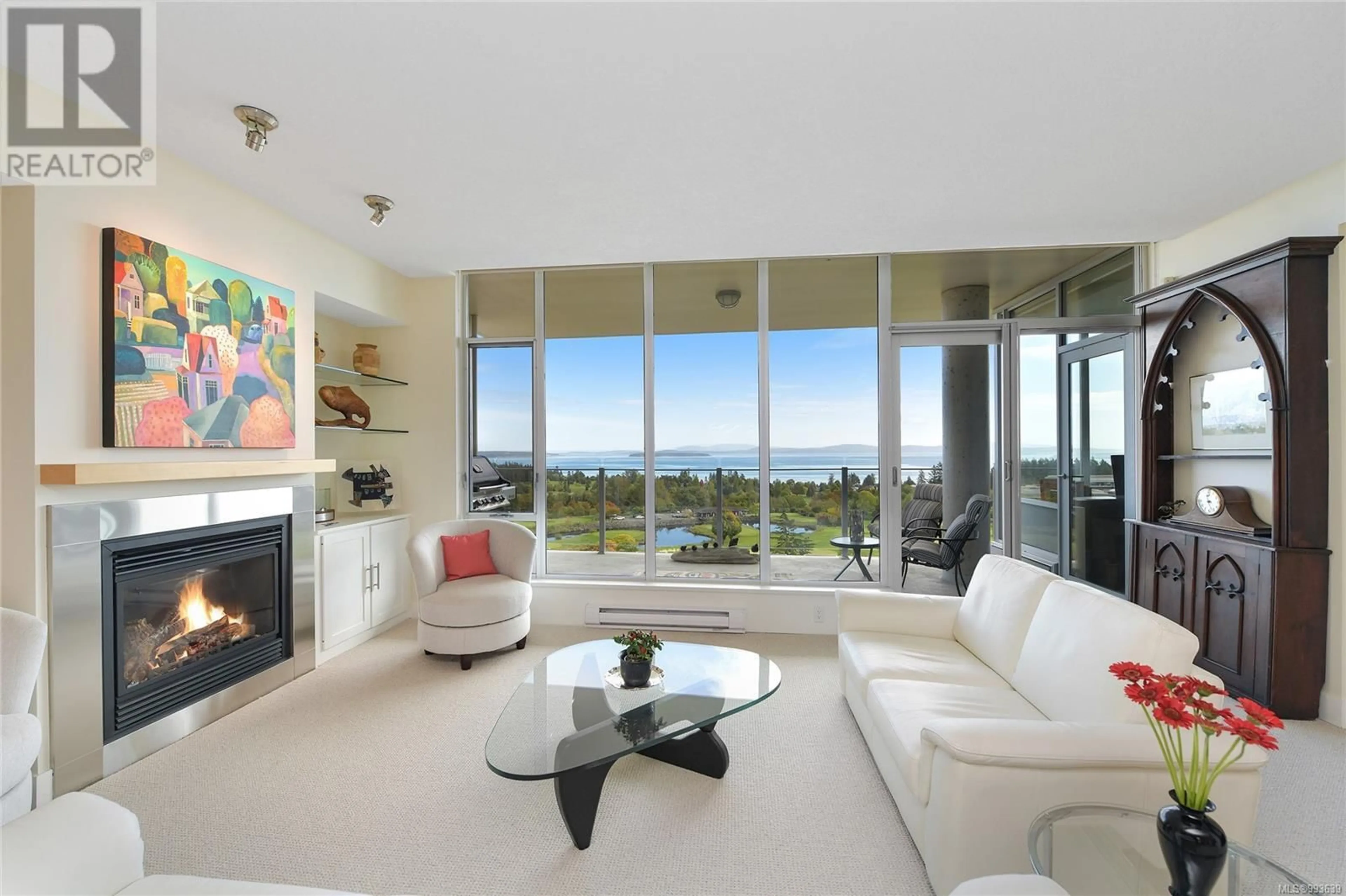 Living room with furniture, unknown for 502 - 748 SAYWARD HILL TERRACE, Saanich British Columbia V8Y3K1