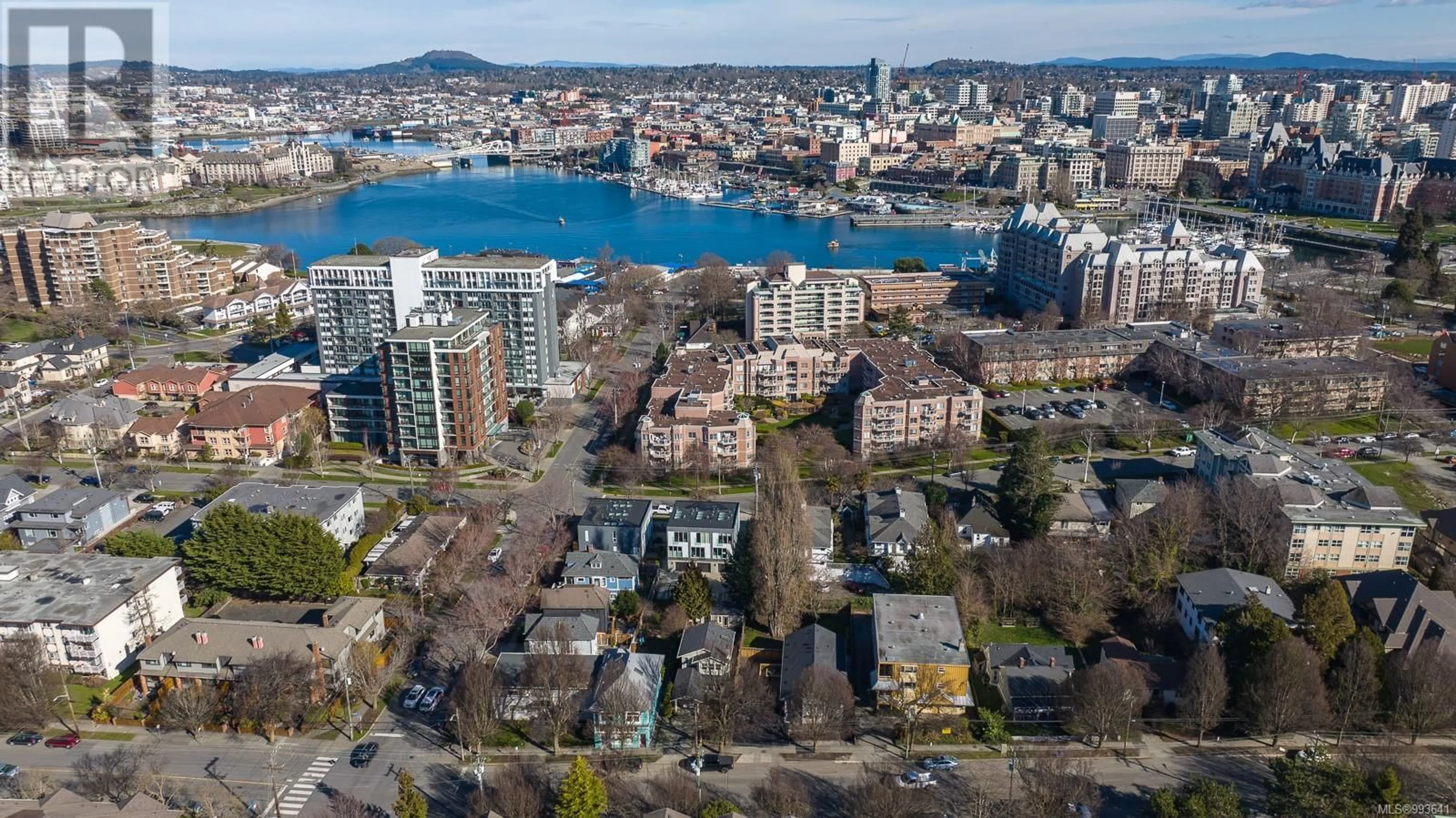 A pic from outside/outdoor area/front of a property/back of a property/a pic from drone, city buildings view from balcony for 412/414 SUPERIOR STREET, Victoria British Columbia V8V1T6