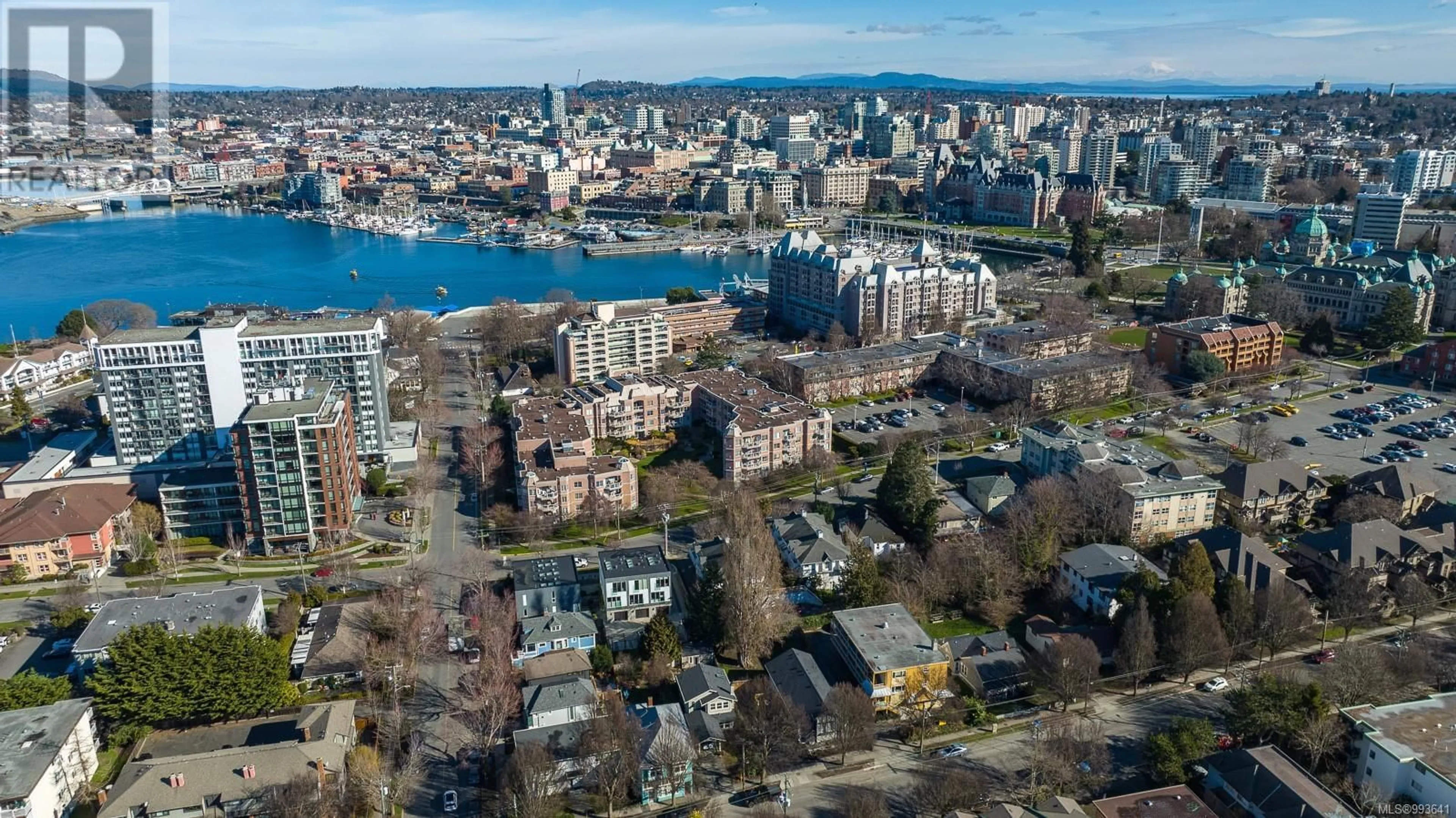 A pic from outside/outdoor area/front of a property/back of a property/a pic from drone, city buildings view from balcony for 412/414 SUPERIOR STREET, Victoria British Columbia V8V1T6