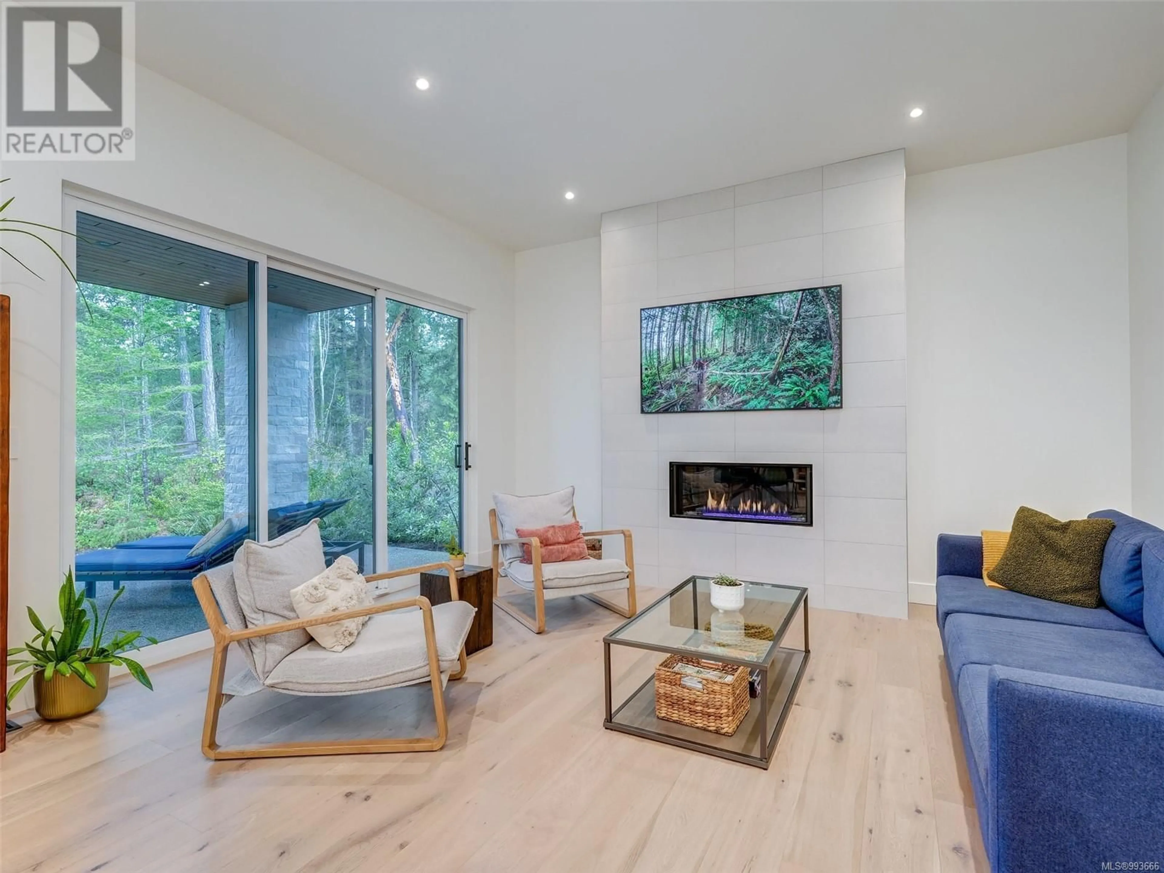 Living room with furniture, unknown for 3909 OLYMPIAN WAY, Colwood British Columbia V9C0R7