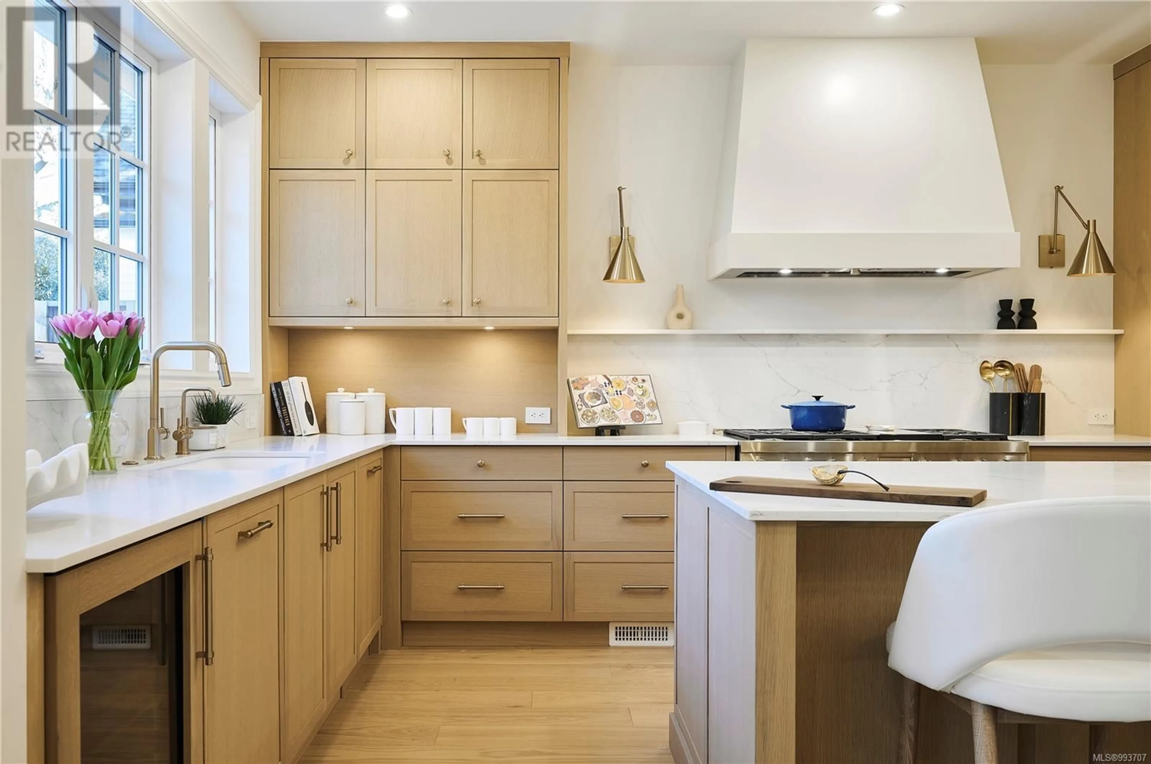 Contemporary kitchen, unknown for 1198 ST. PATRICK STREET, Oak Bay British Columbia V8S4Y3