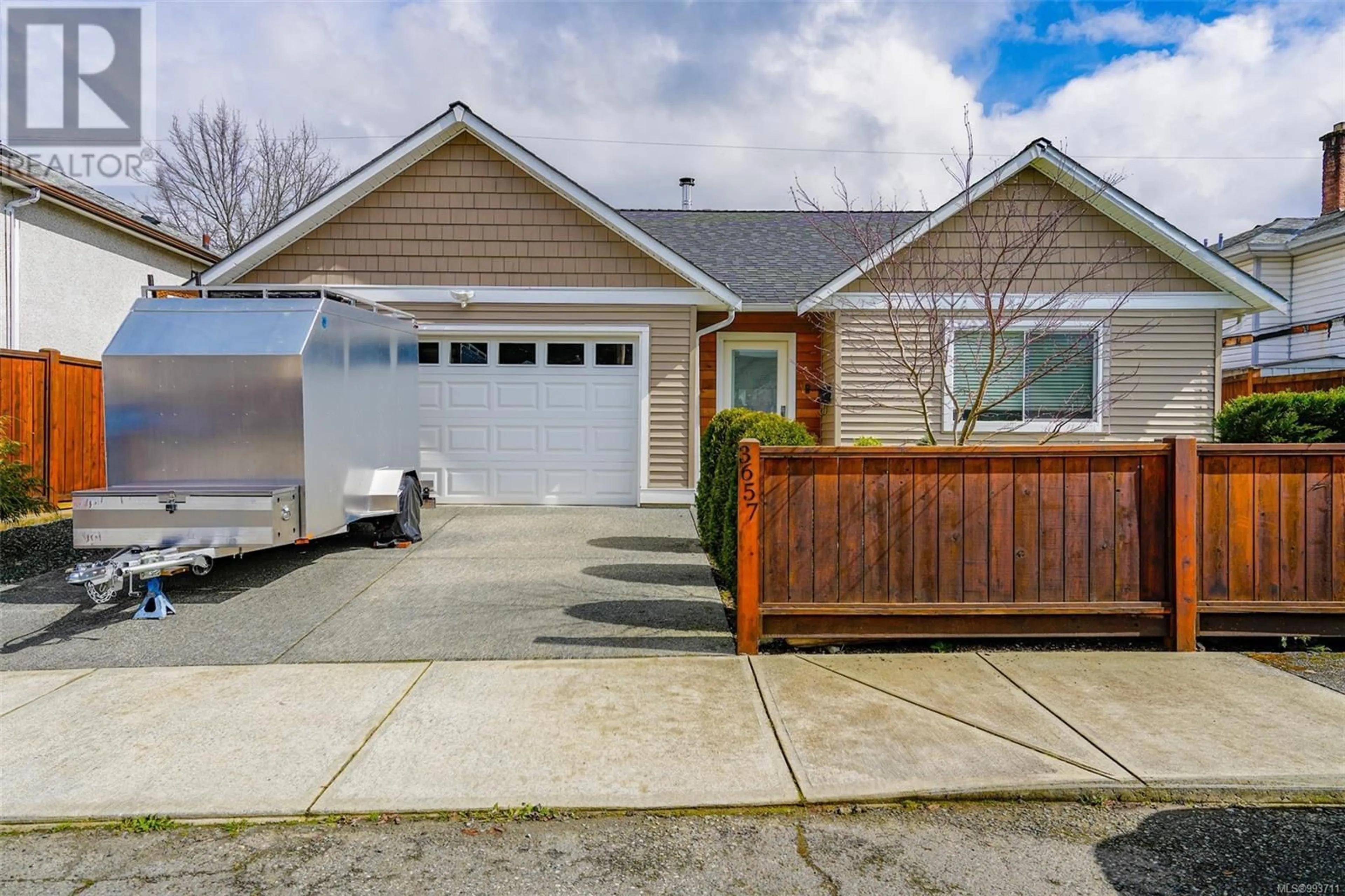 Home with vinyl exterior material, street for 3657 12TH AVENUE, Port Alberni British Columbia V9Y5A3