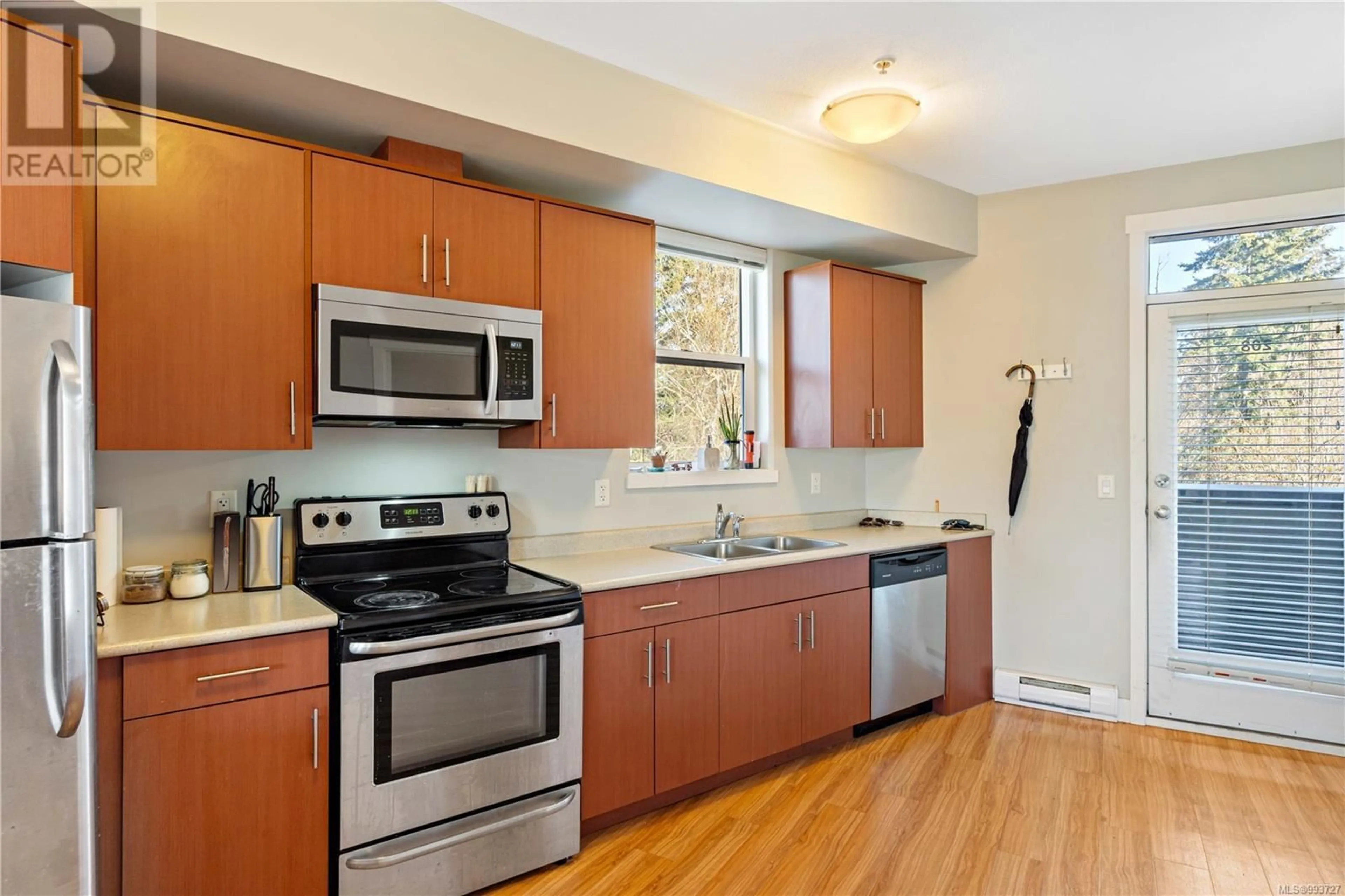 Standard kitchen, unknown for 208 - 5170 DUNSTER ROAD, Nanaimo British Columbia V9T2Z2