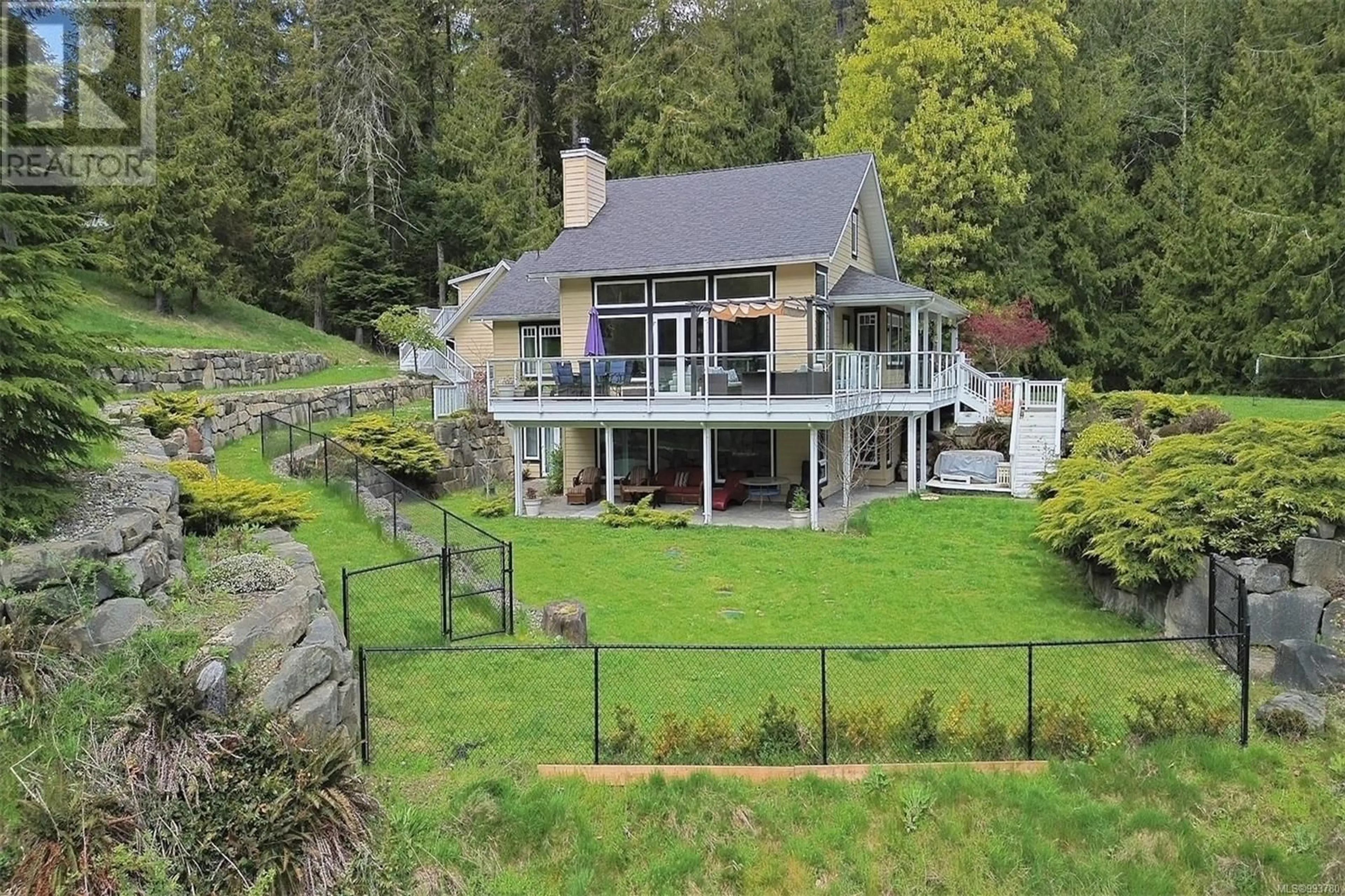 A pic from outside/outdoor area/front of a property/back of a property/a pic from drone, water/lake/river/ocean view for 571 CRANBERRY ROAD, Salt Spring British Columbia V8K2H2