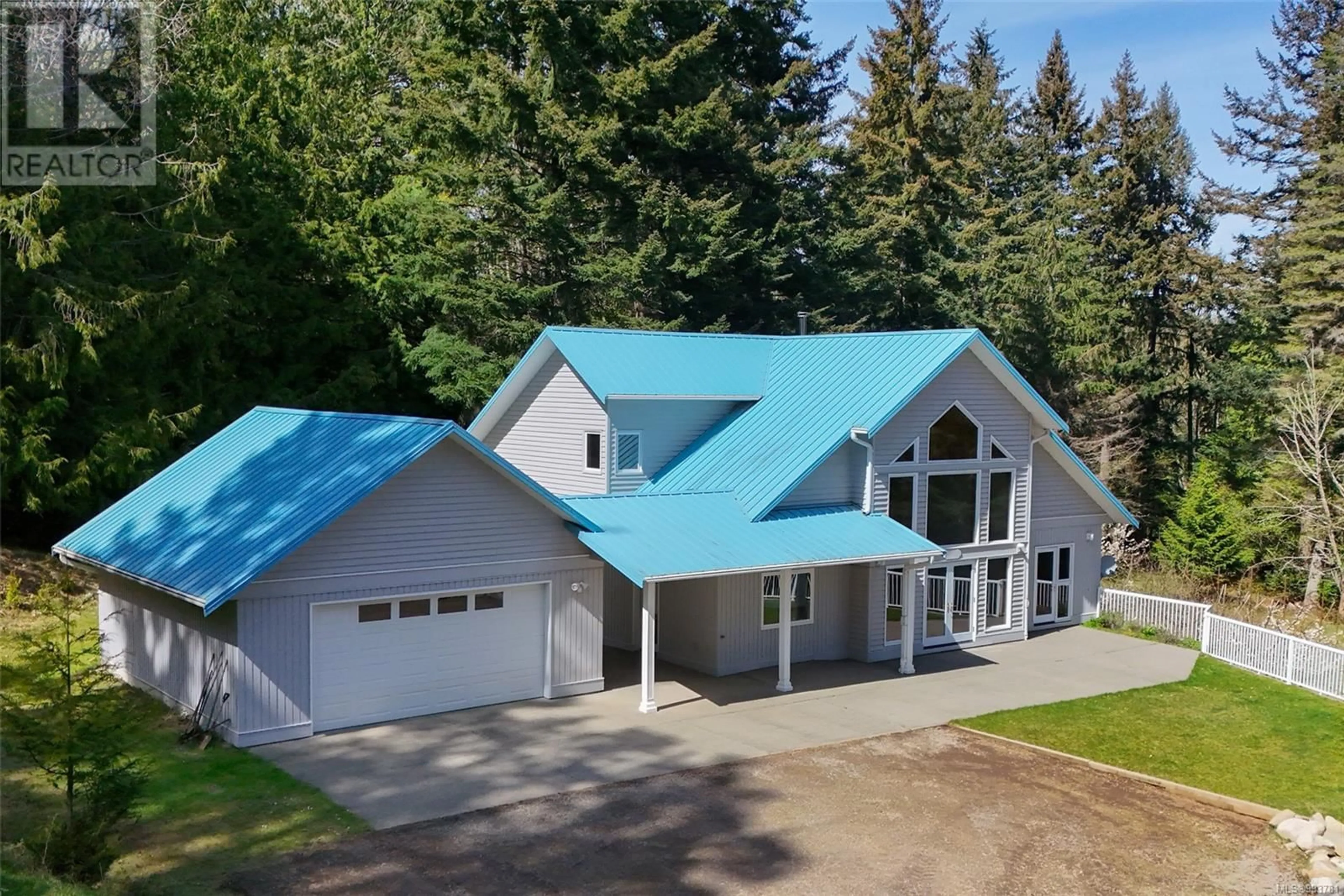 A pic from outside/outdoor area/front of a property/back of a property/a pic from drone, unknown for 212 HAMILTON-HORNE WAY, Salt Spring British Columbia V9L3B8