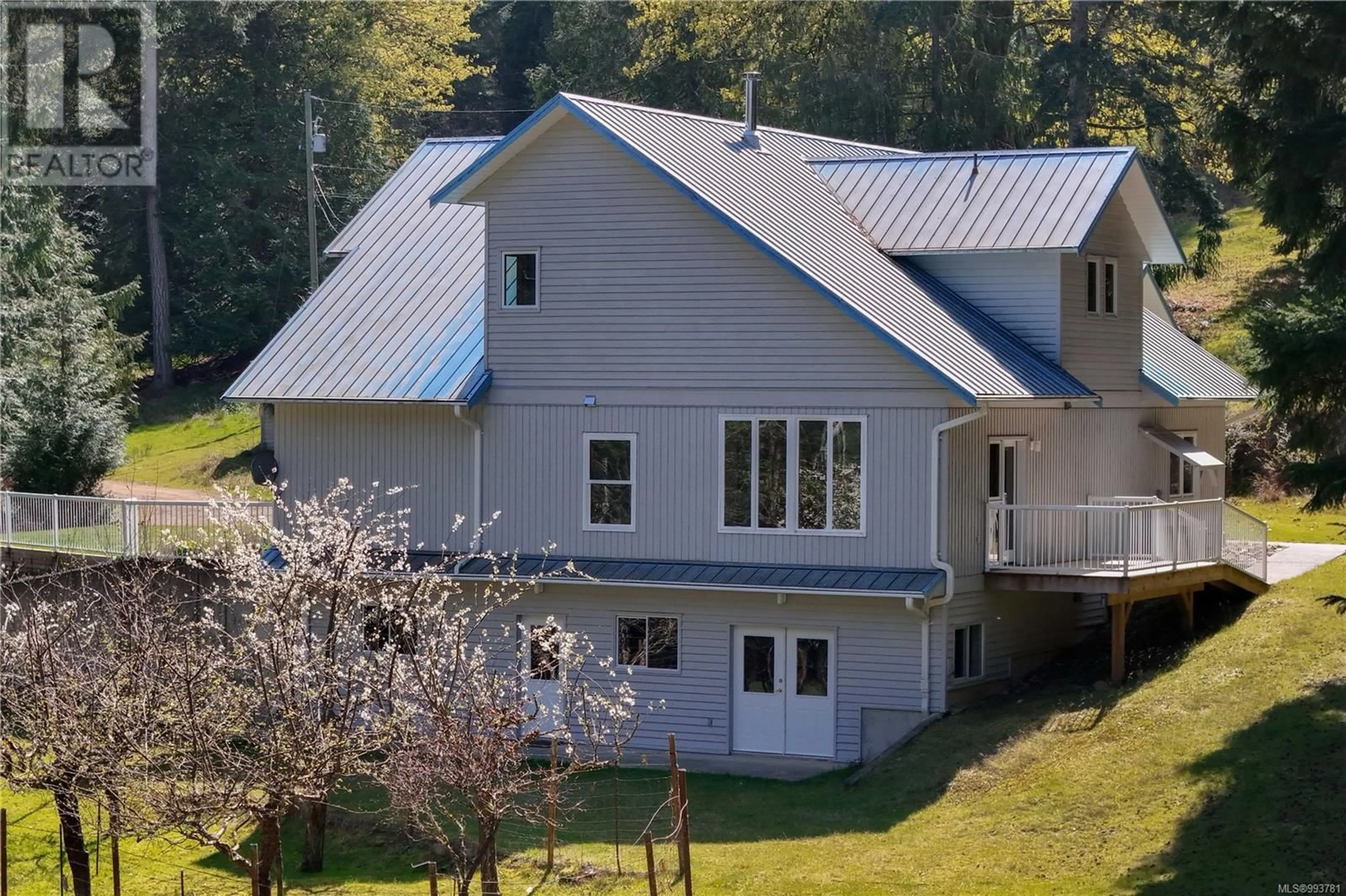 A pic from outside/outdoor area/front of a property/back of a property/a pic from drone, unknown for 212 HAMILTON-HORNE WAY, Salt Spring British Columbia V9L3B8