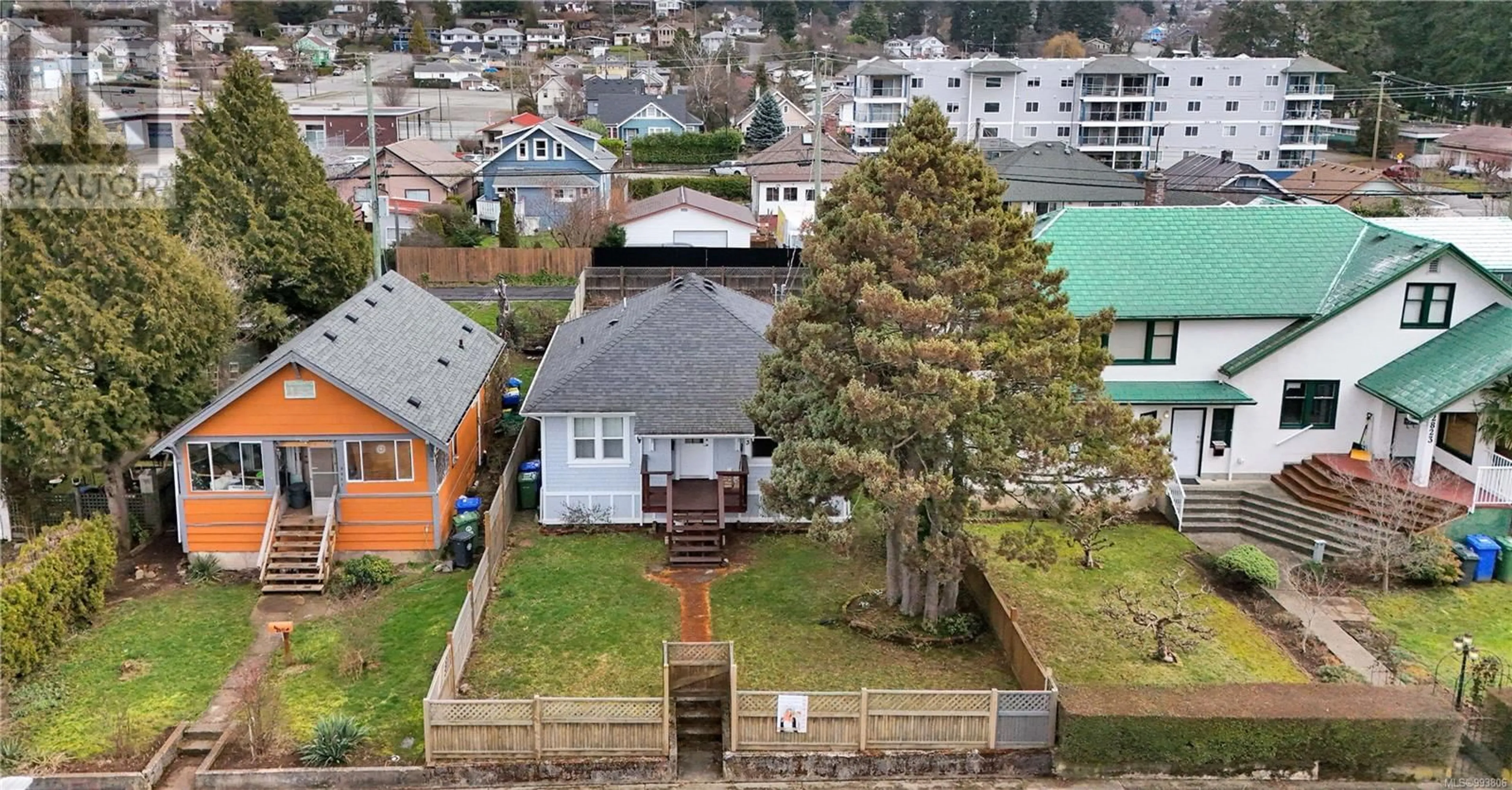 A pic from outside/outdoor area/front of a property/back of a property/a pic from drone, city buildings view from balcony for 2833 2ND AVENUE, Port Alberni British Columbia V9Y1Z4