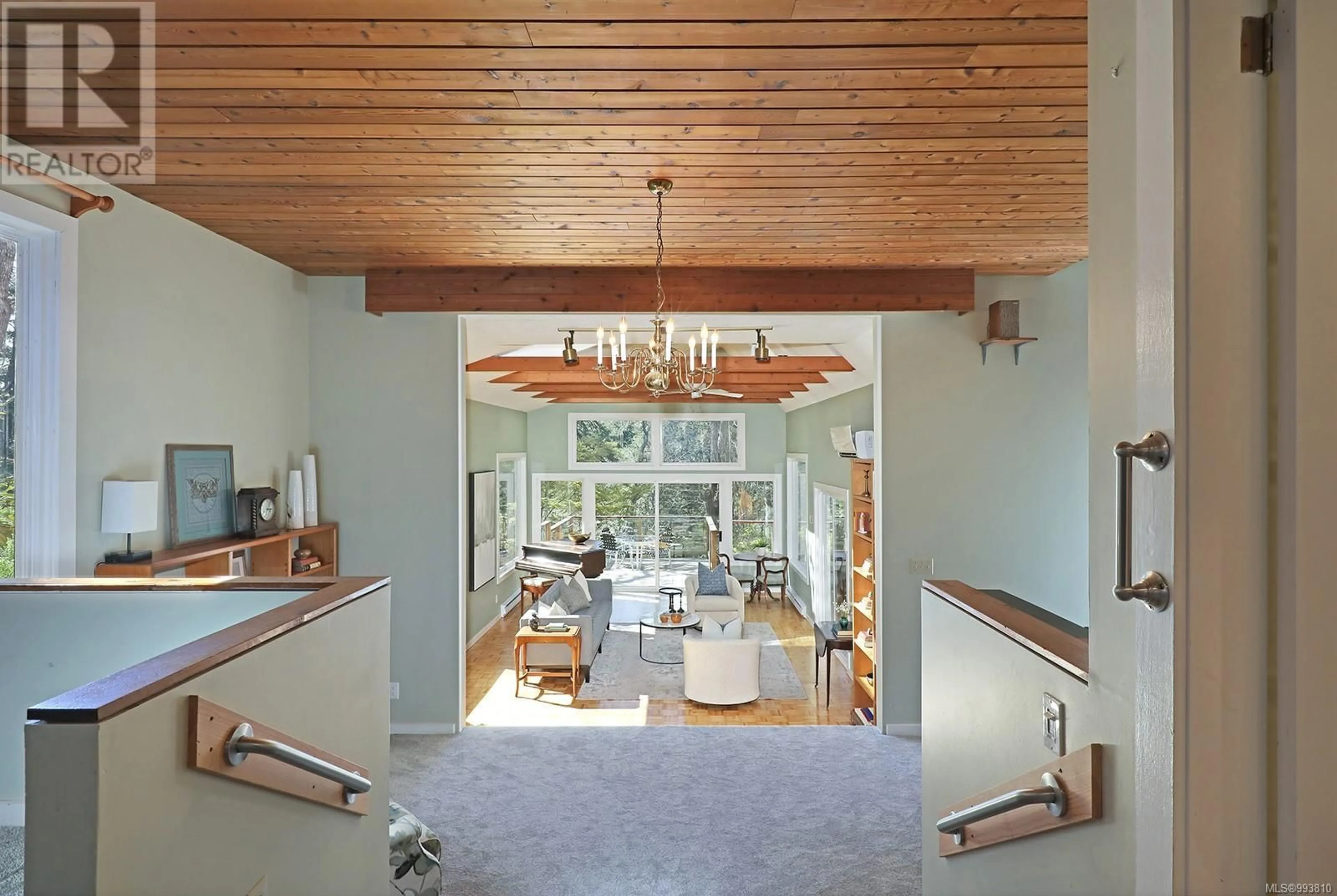 Indoor foyer for 2399 GARRY OAK DRIVE, Nanoose Bay British Columbia V9P9G1