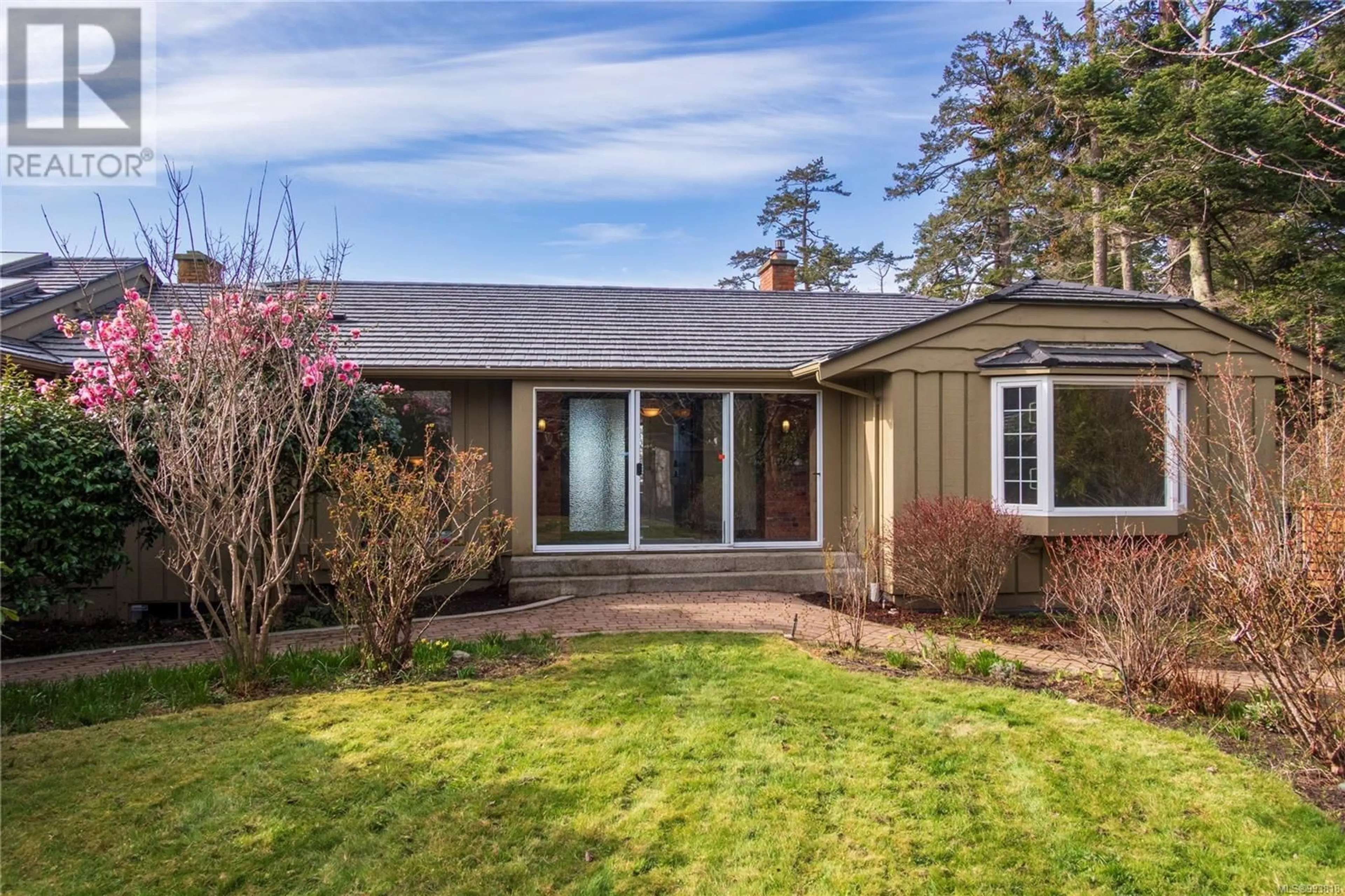 Home with brick exterior material, street for B - 1181 MUNRO STREET, Esquimalt British Columbia V9A5P5