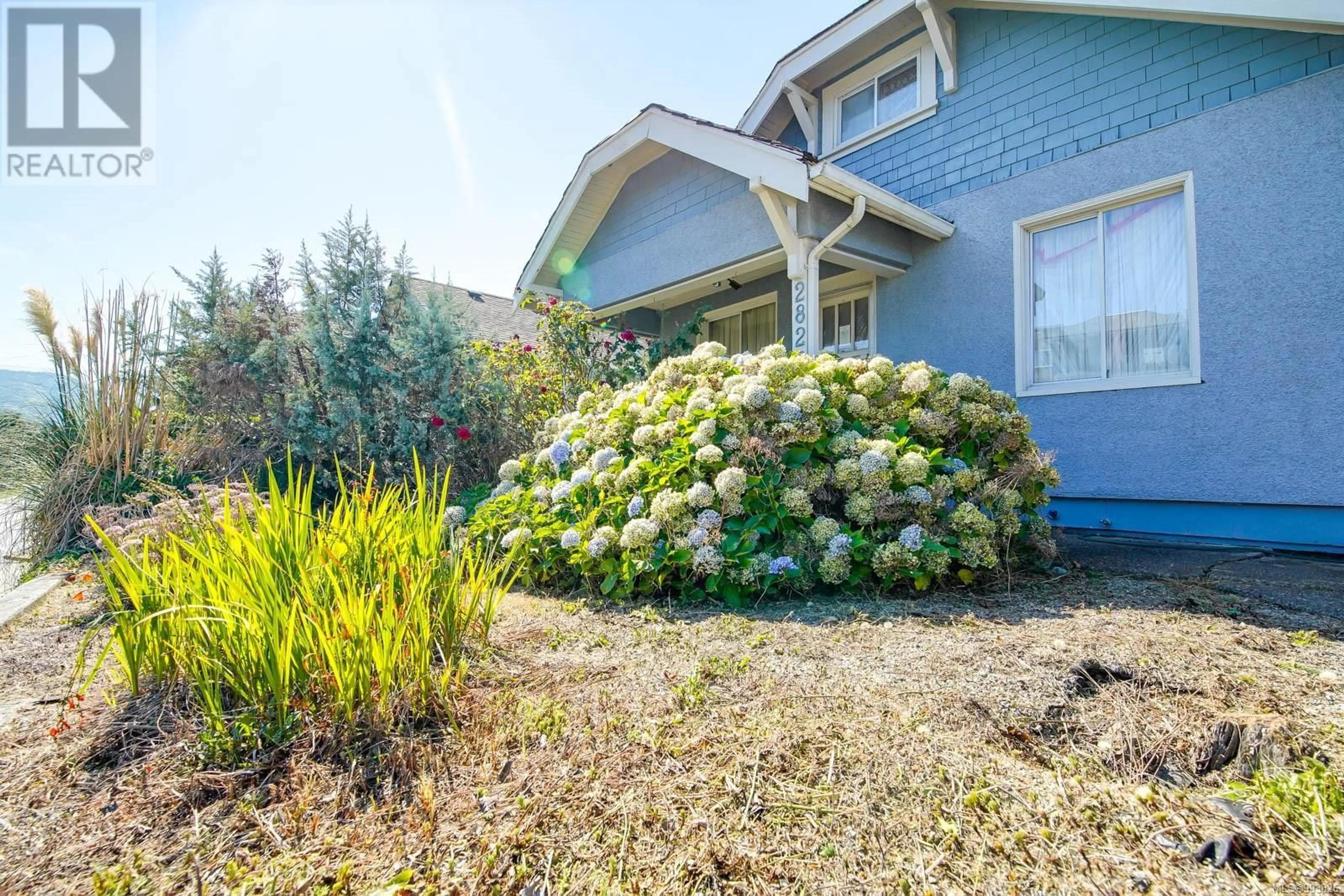 Home with vinyl exterior material, street for 2820 3RD AVENUE, Port Alberni British Columbia V9Y2A8