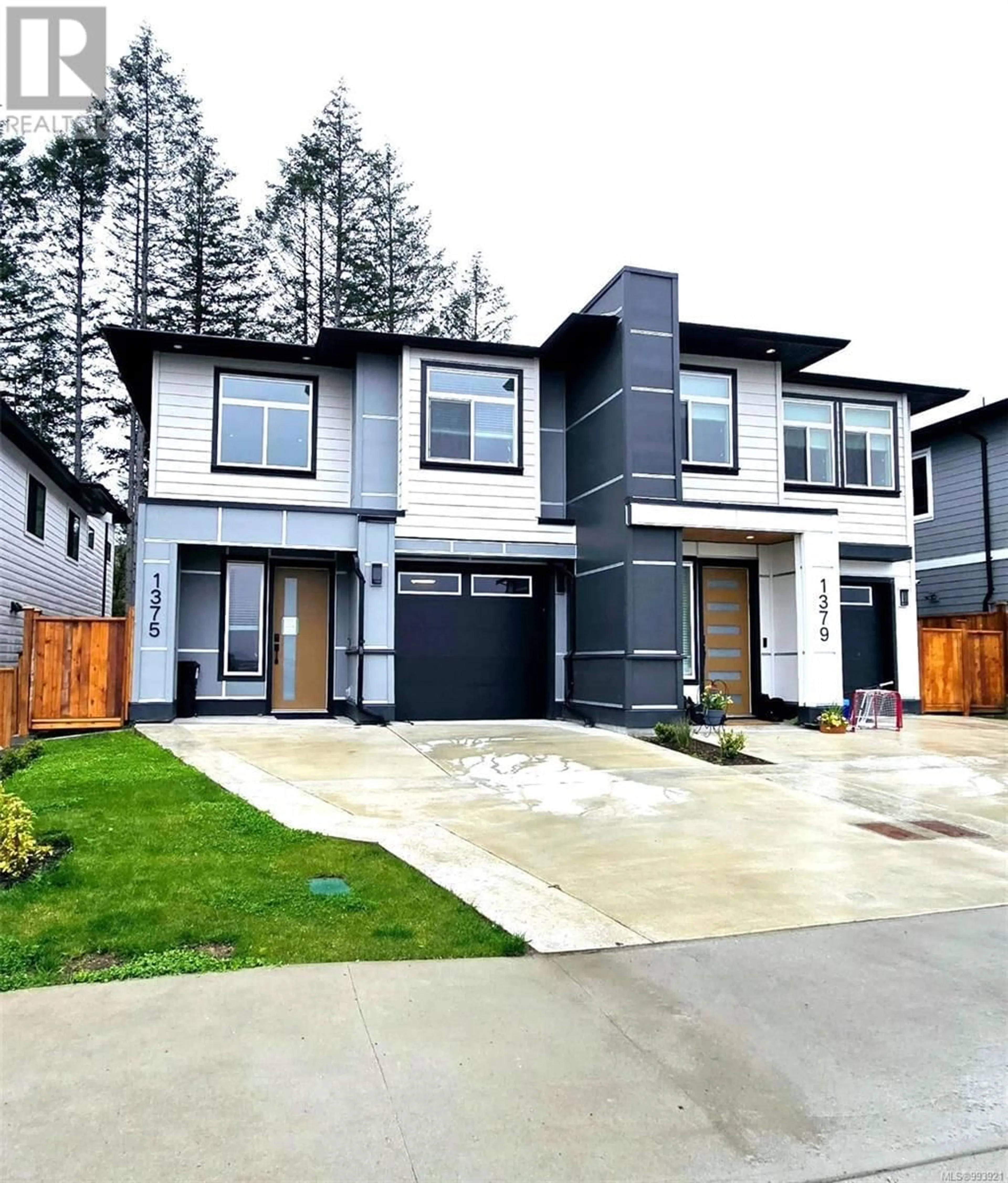 Home with vinyl exterior material, street for 1375 SANDSTONE LANE, Langford British Columbia V9B7A2