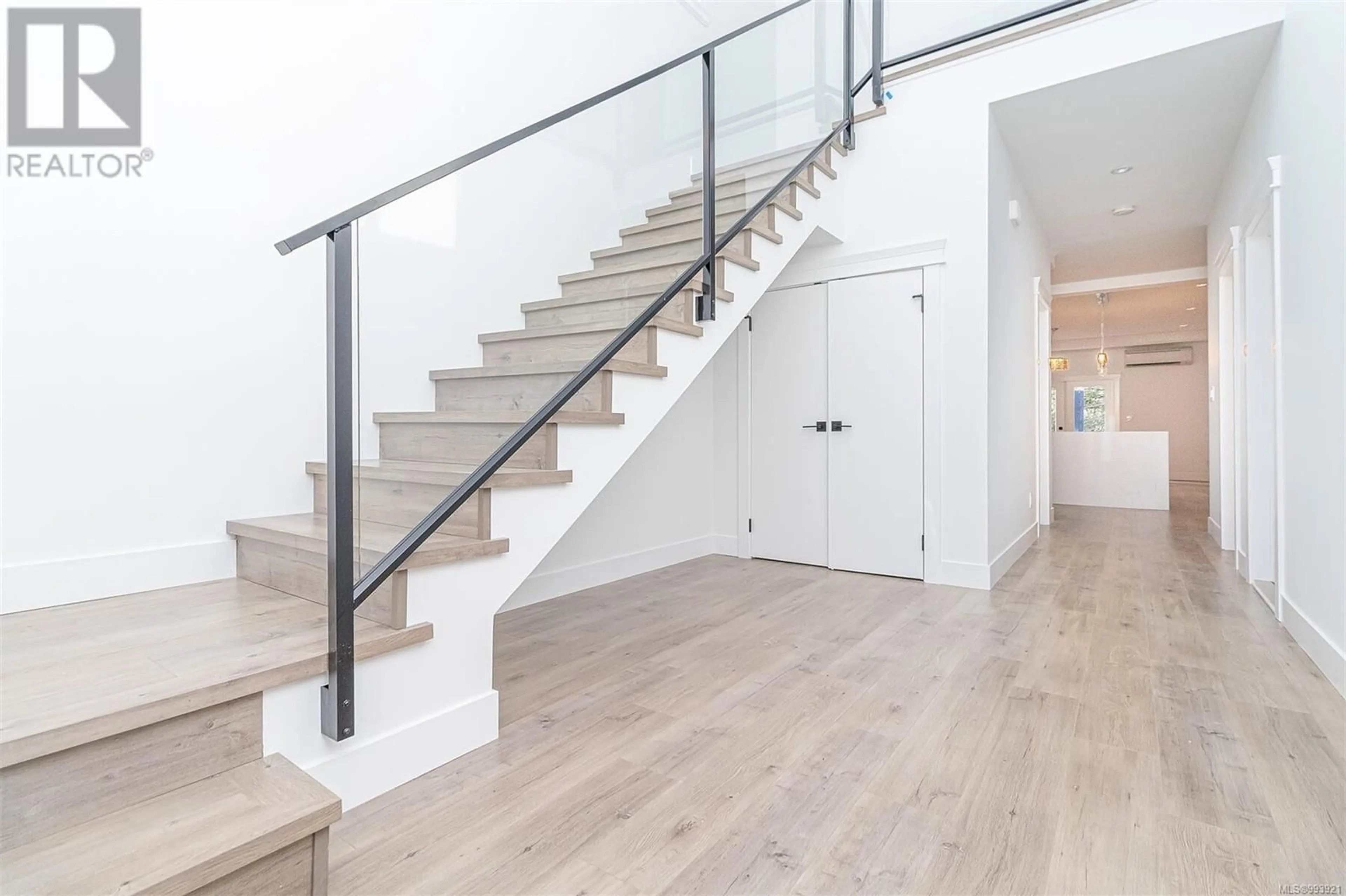 Stairs for 1375 SANDSTONE LANE, Langford British Columbia V9B7A2