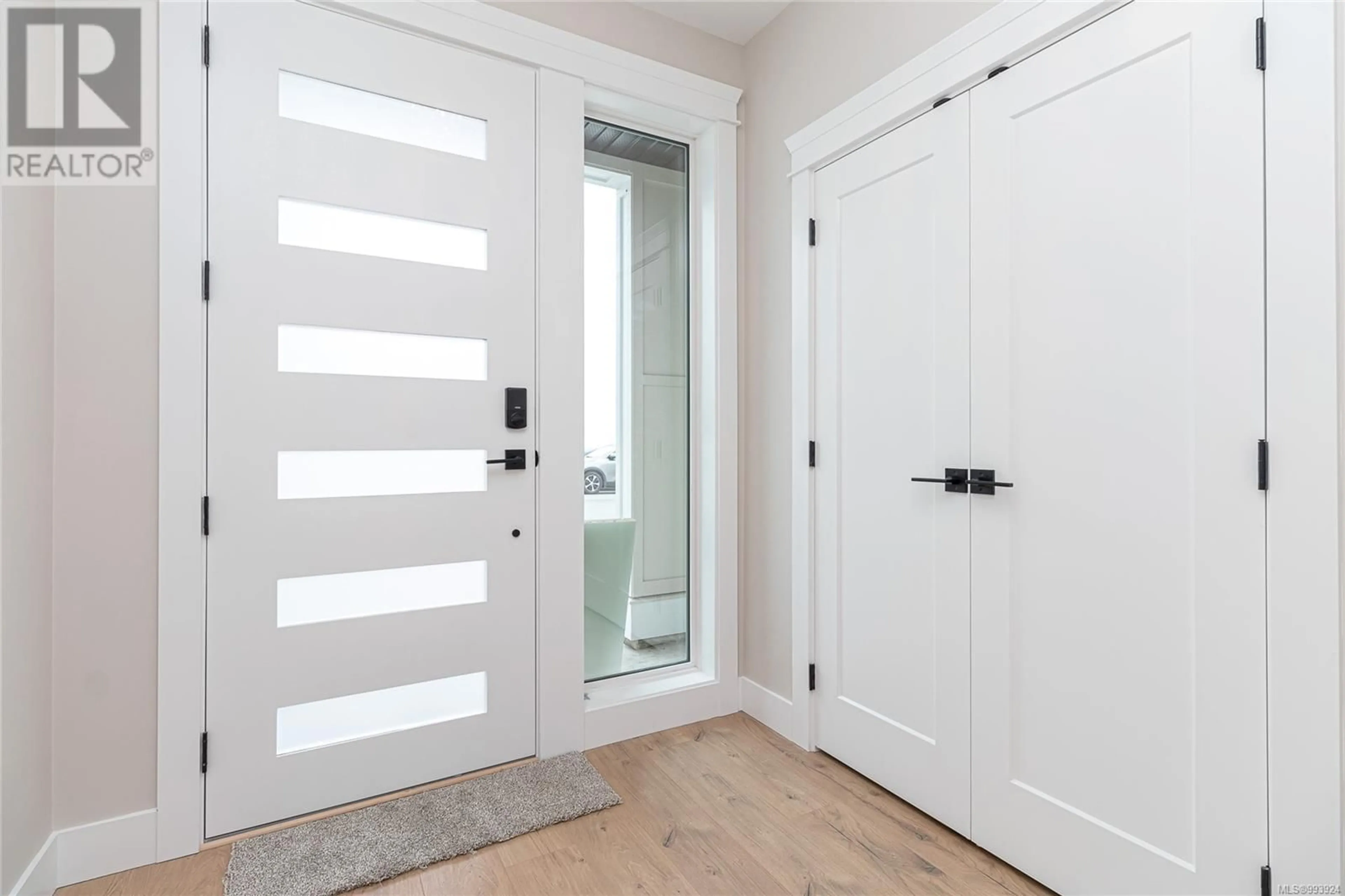Indoor entryway for 1387 SANDSTONE LANE, Langford British Columbia V9B7A2
