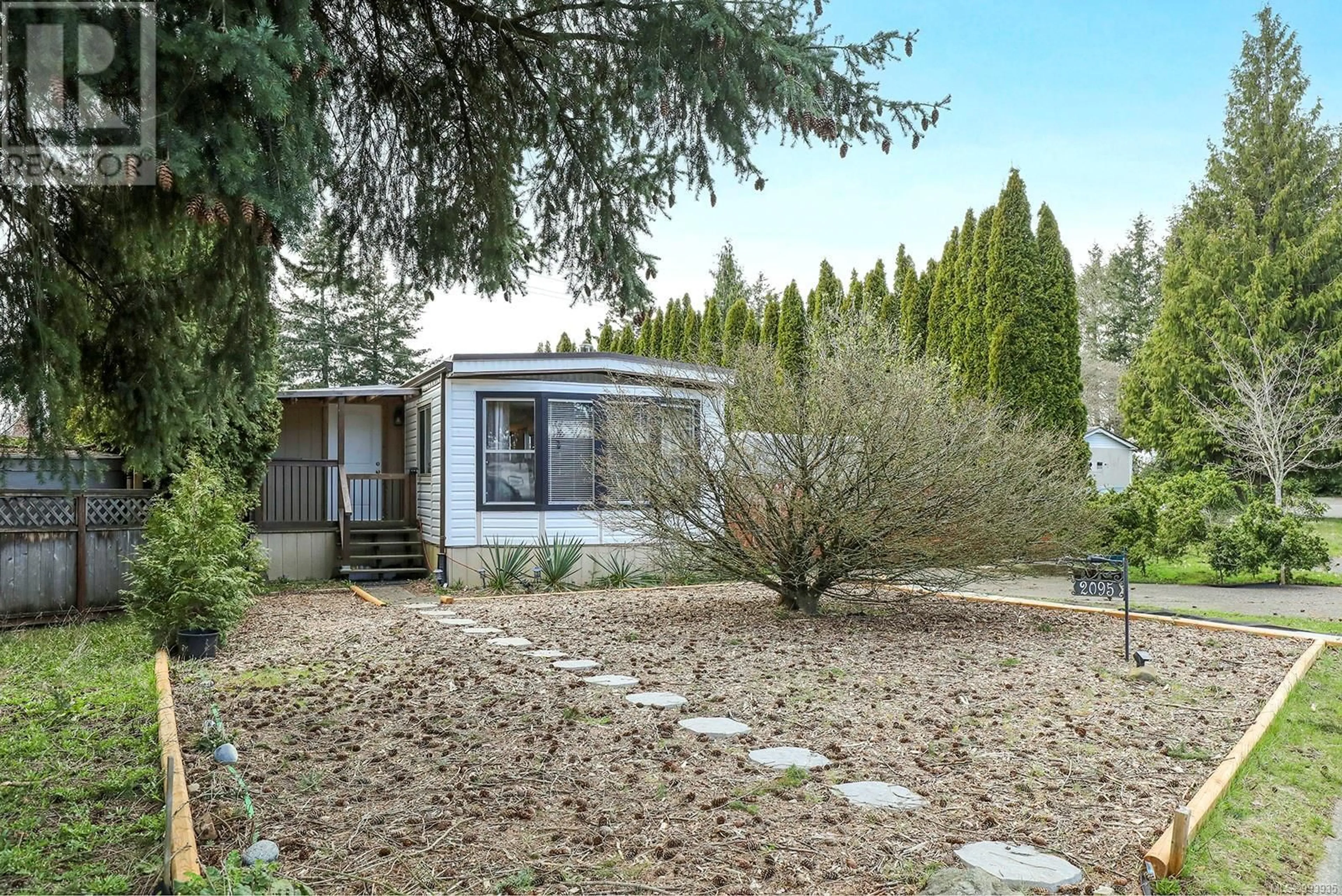 Unknown for 2095 PEMBERTON PLACE, Comox British Columbia V9M3P8