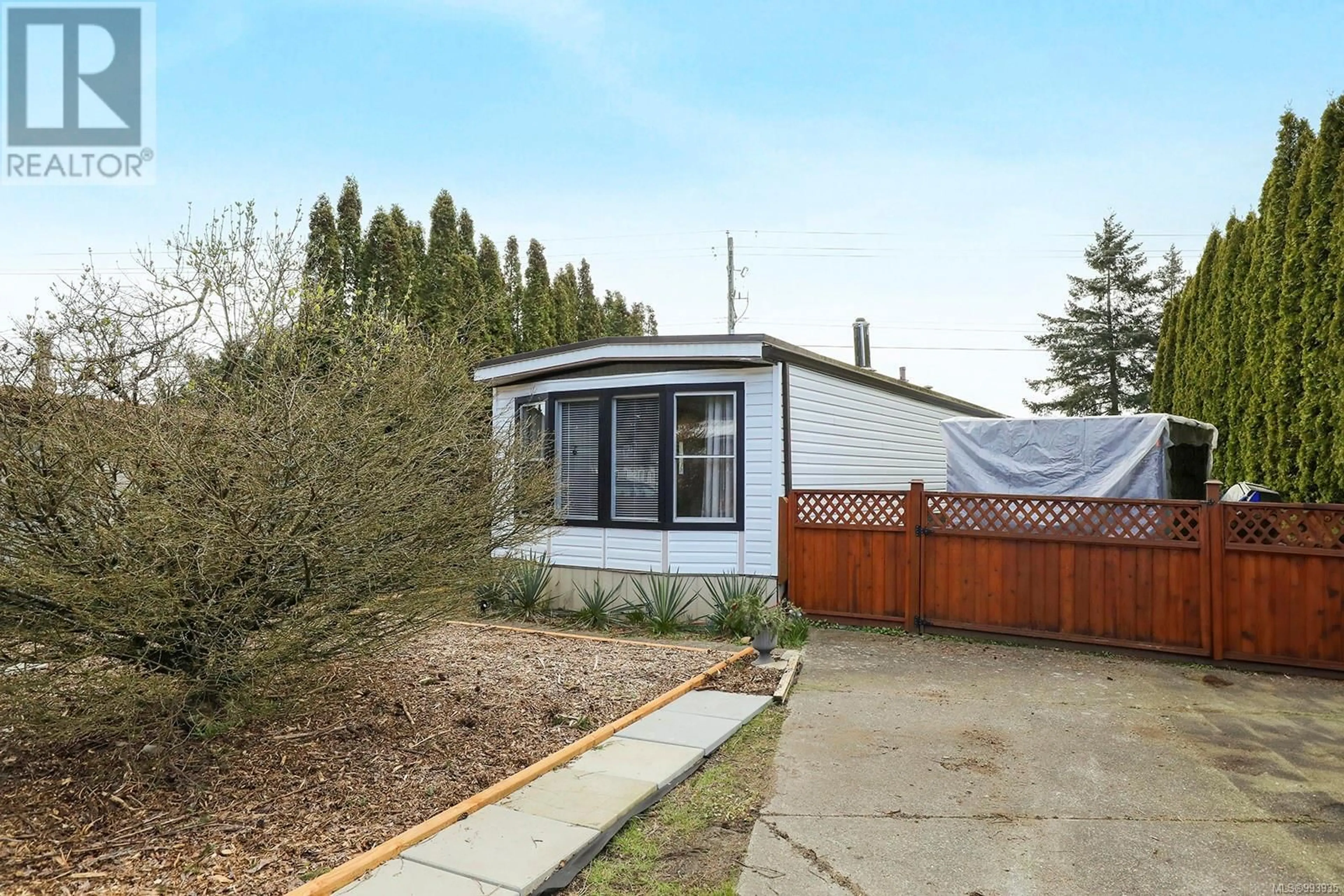 Unknown for 2095 PEMBERTON PLACE, Comox British Columbia V9M3P8
