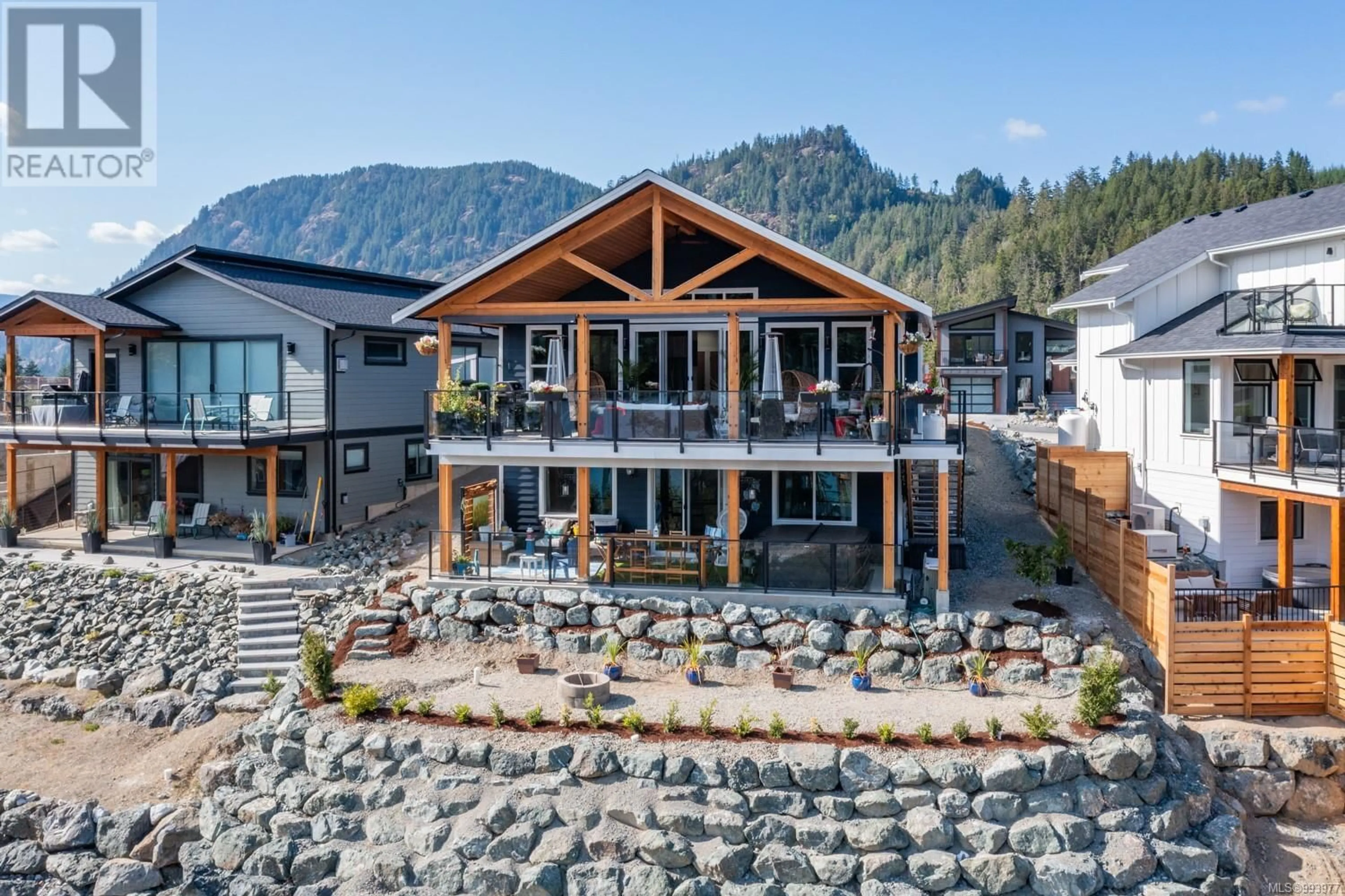A pic from outside/outdoor area/front of a property/back of a property/a pic from drone, unknown for 9388 LAKEFRONT RISE, Lake Cowichan British Columbia V0R2G1