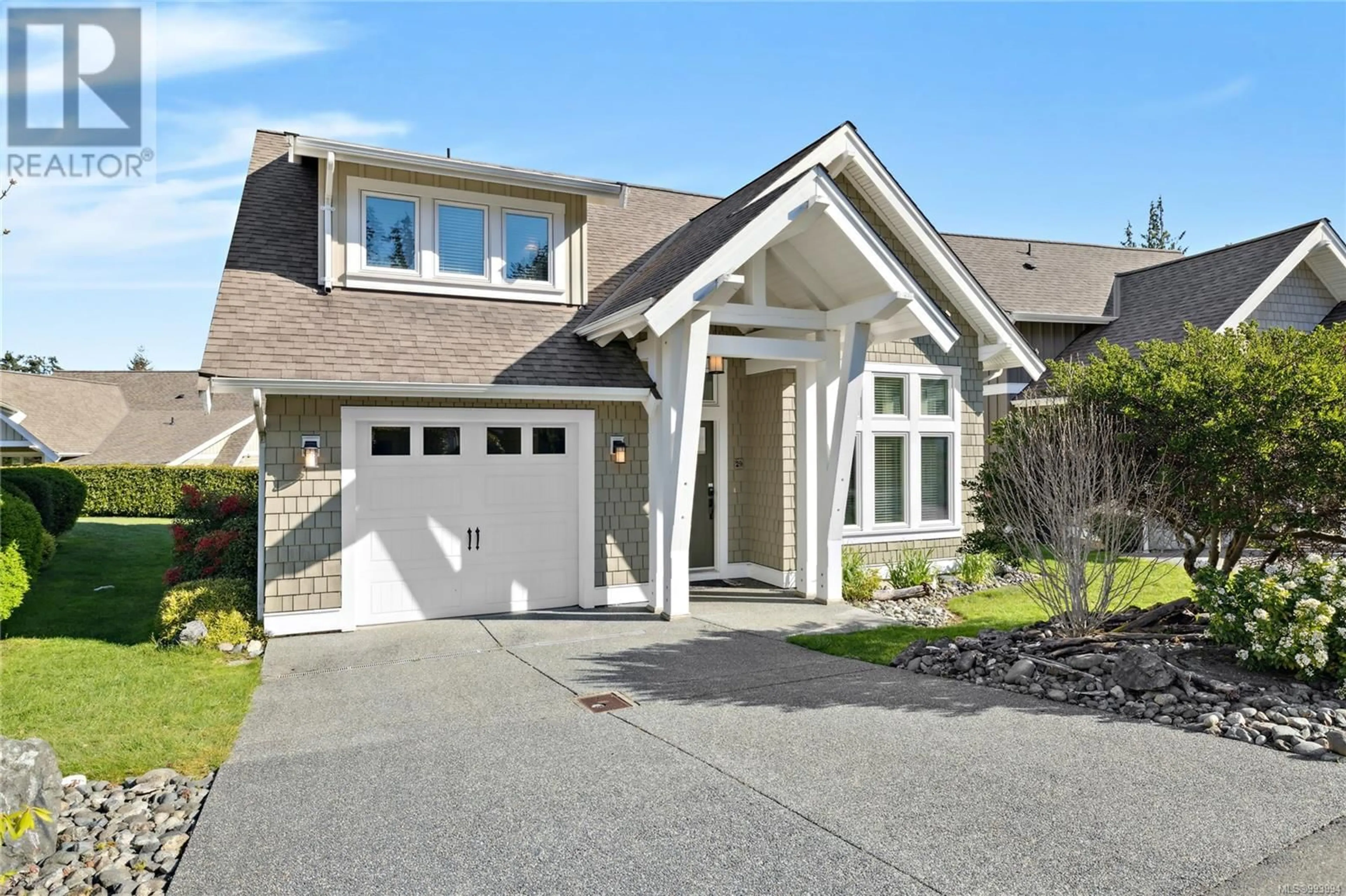 Home with vinyl exterior material, street for 29 - 5251 ISLAND HIGHWAY, Qualicum Beach British Columbia V9K2C1