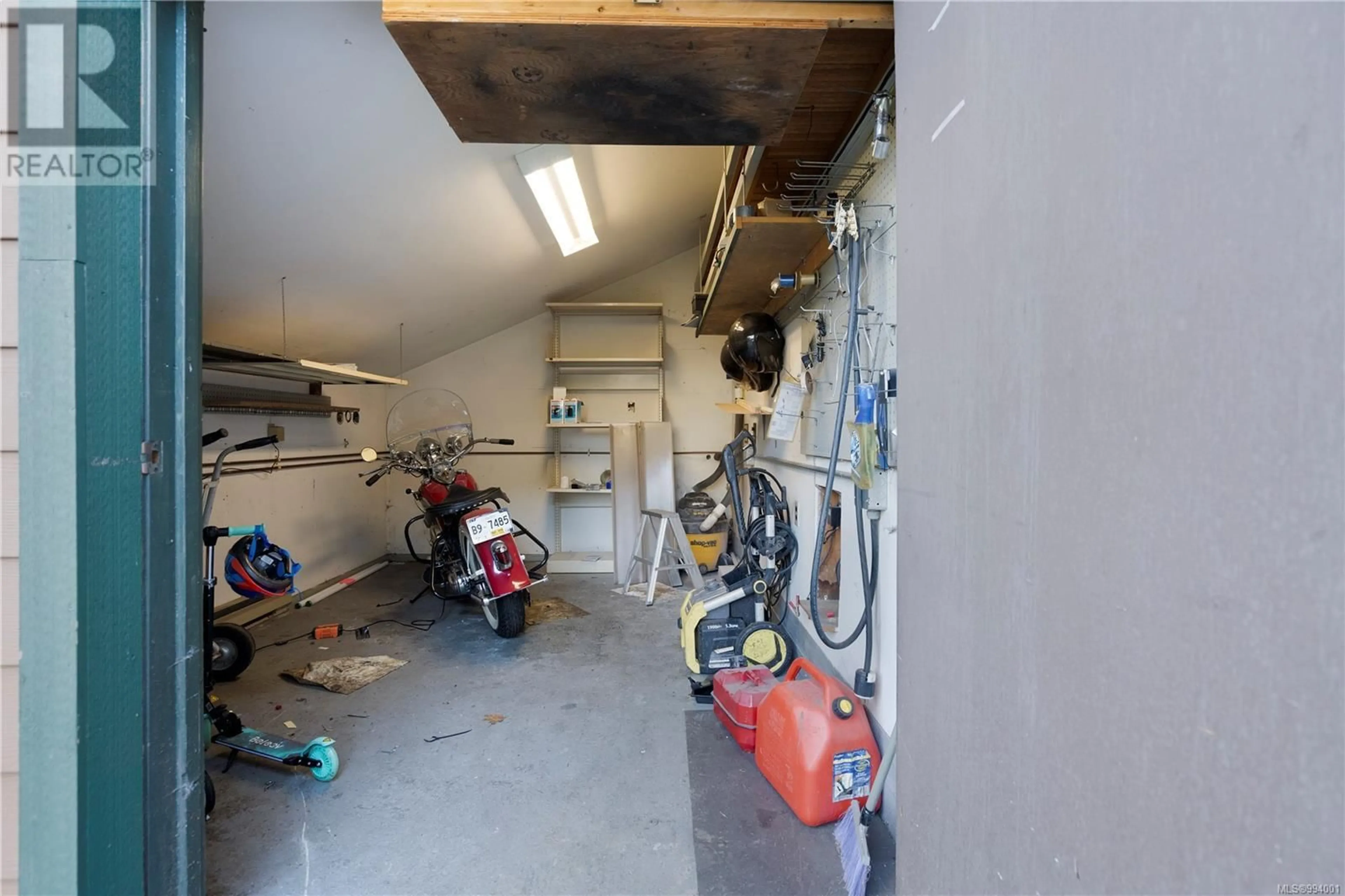 Indoor garage for 2720 WINSTER ROAD, Langford British Columbia V9B3P3