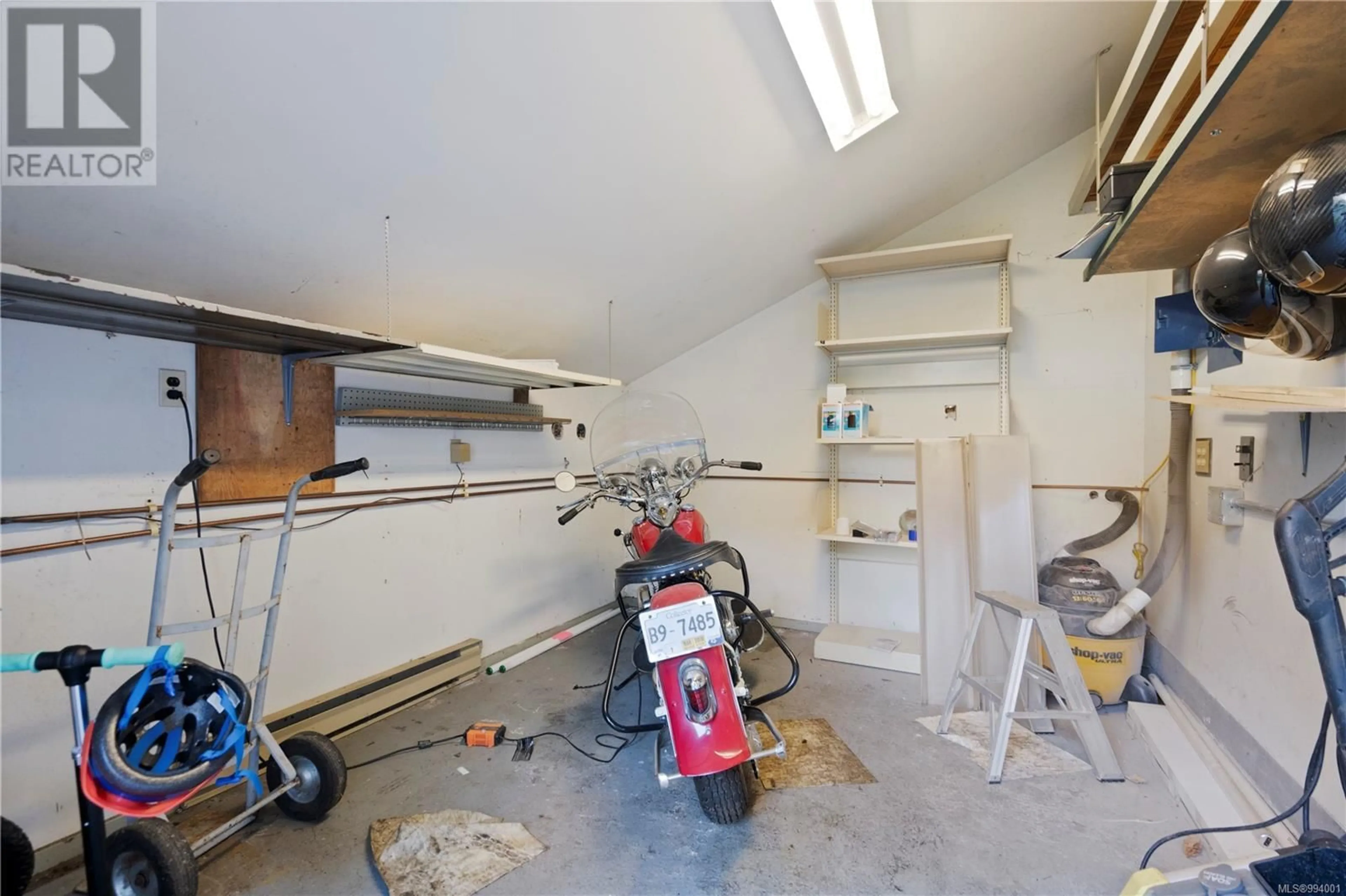 Indoor garage for 2720 WINSTER ROAD, Langford British Columbia V9B3P3
