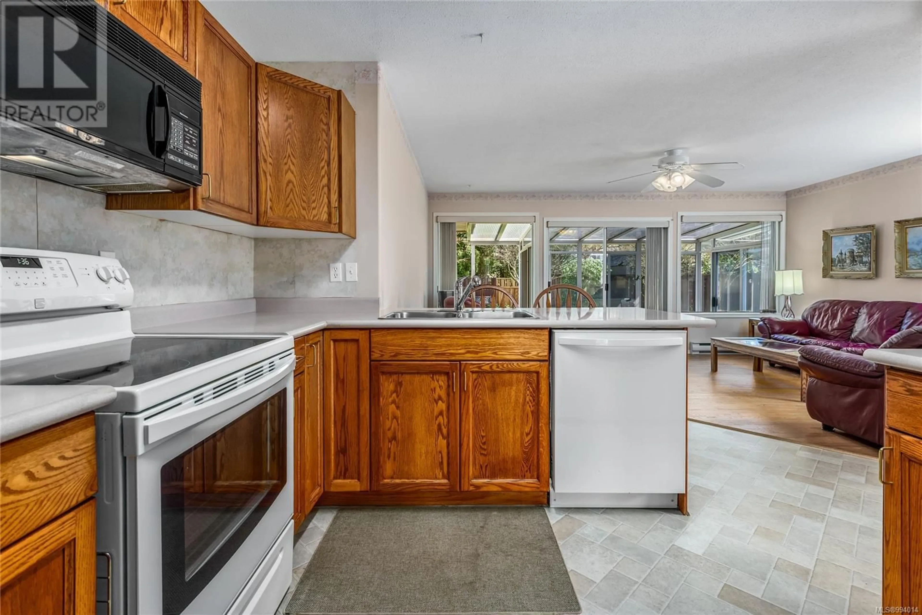 Open concept kitchen, ceramic/tile floor for 1004 KINGSLEY CRESCENT, Comox British Columbia V9M3R7