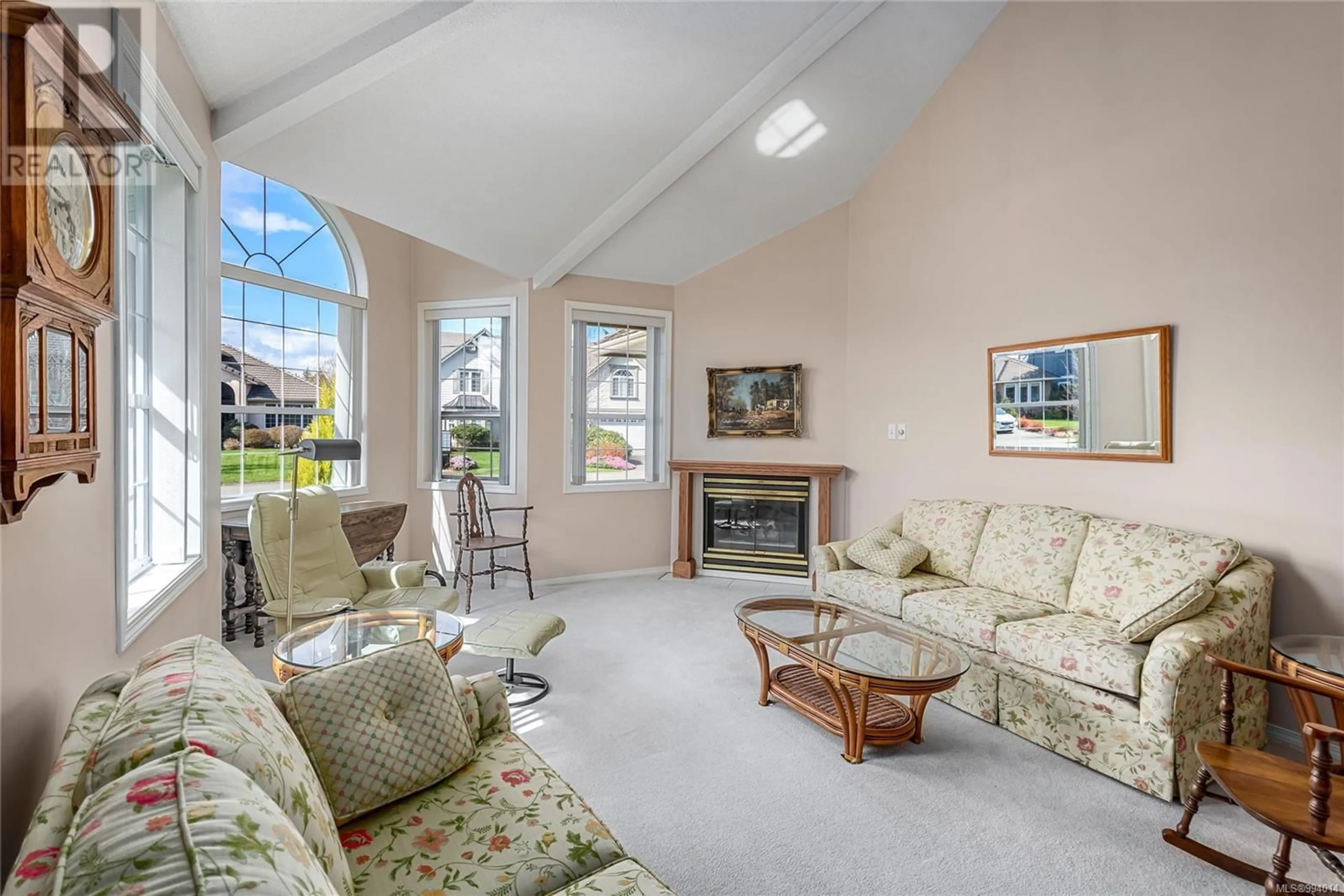 Living room with furniture, unknown for 1004 KINGSLEY CRESCENT, Comox British Columbia V9M3R7