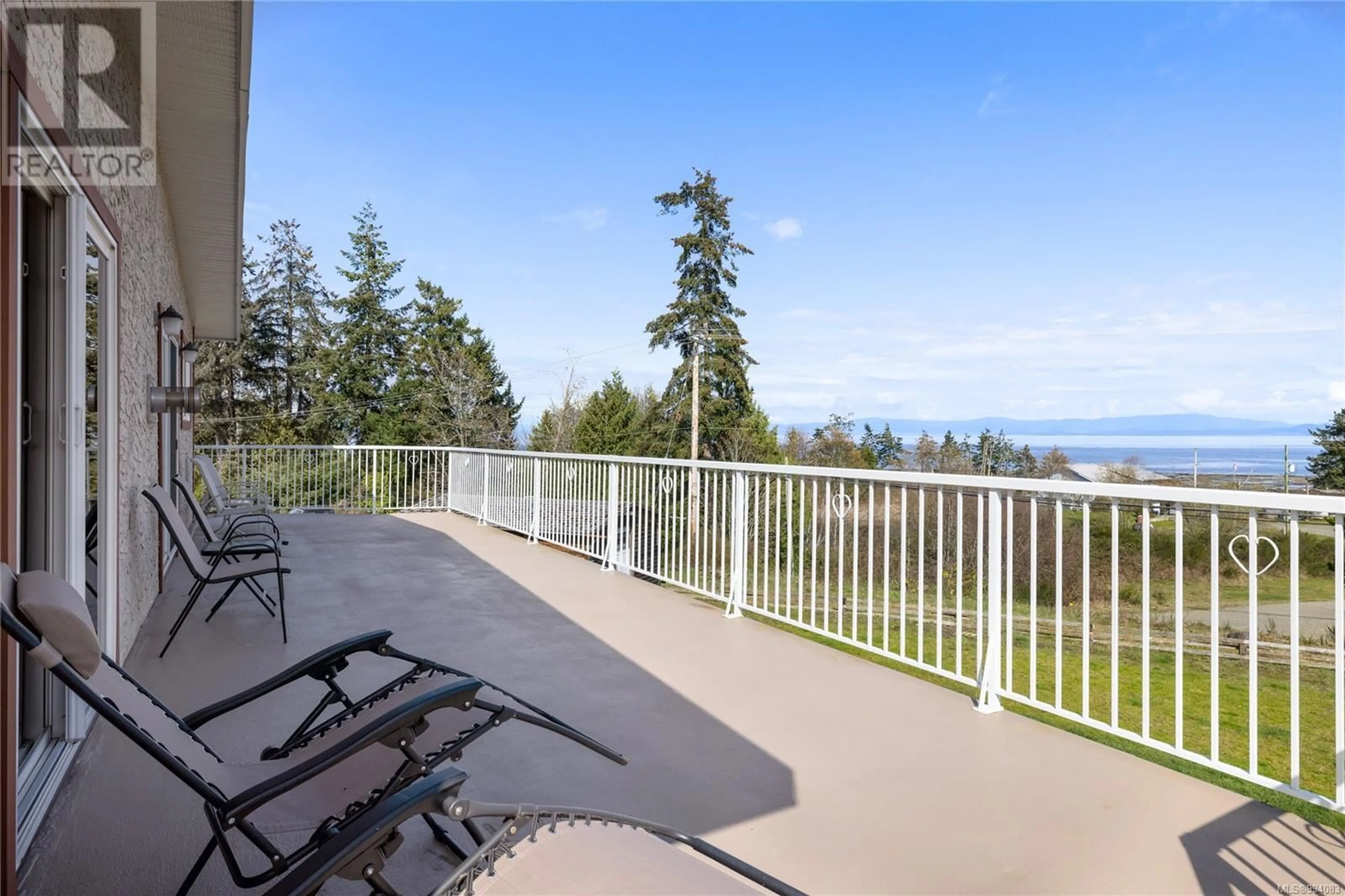 Patio, water/lake/river/ocean view for 3021 RAYMUR PLACE, Qualicum Beach British Columbia V9K2N9