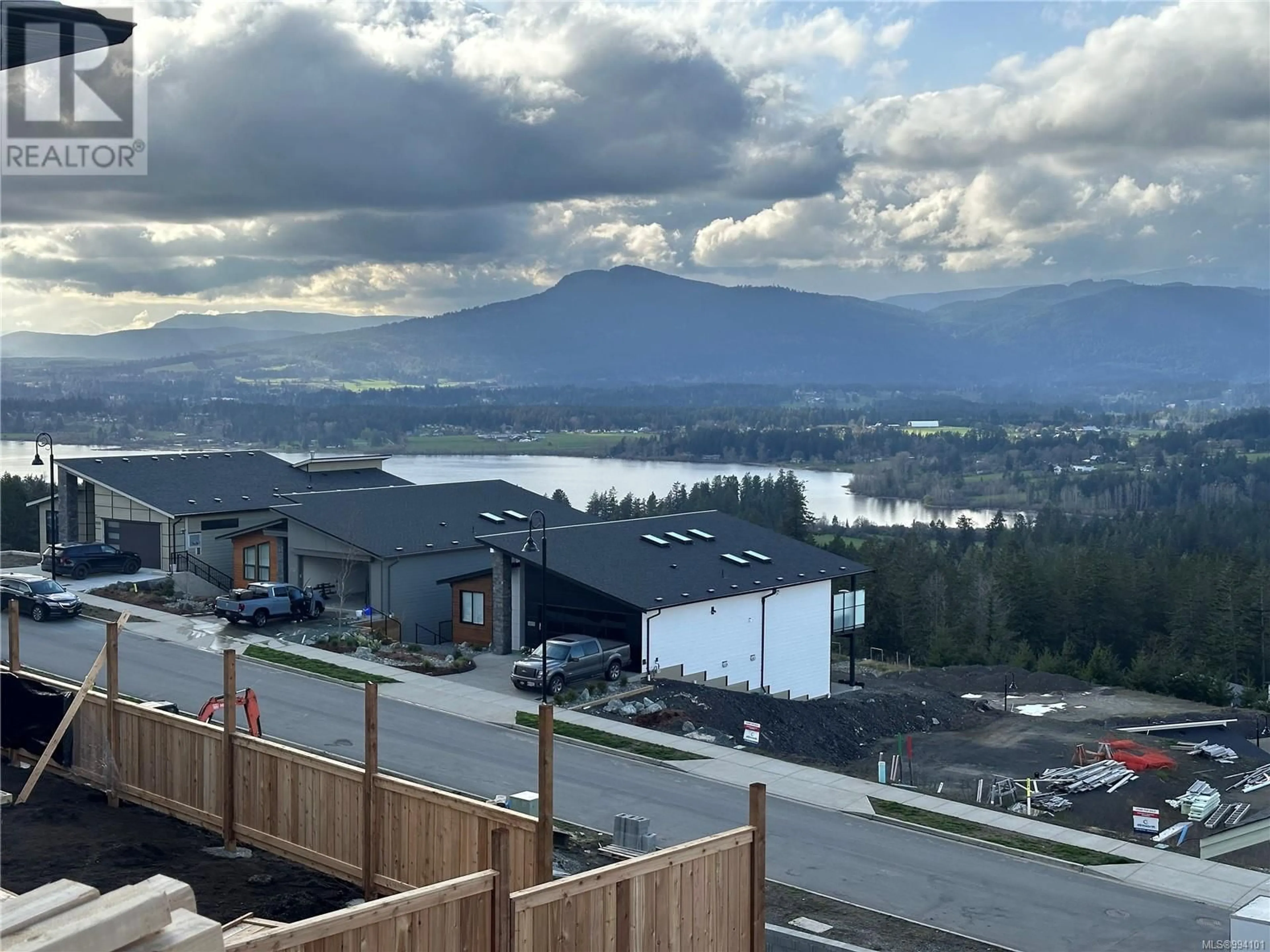 A pic from outside/outdoor area/front of a property/back of a property/a pic from drone, water/lake/river/ocean view for 3203 WOODRUSH DRIVE, Duncan British Columbia V9L0J9