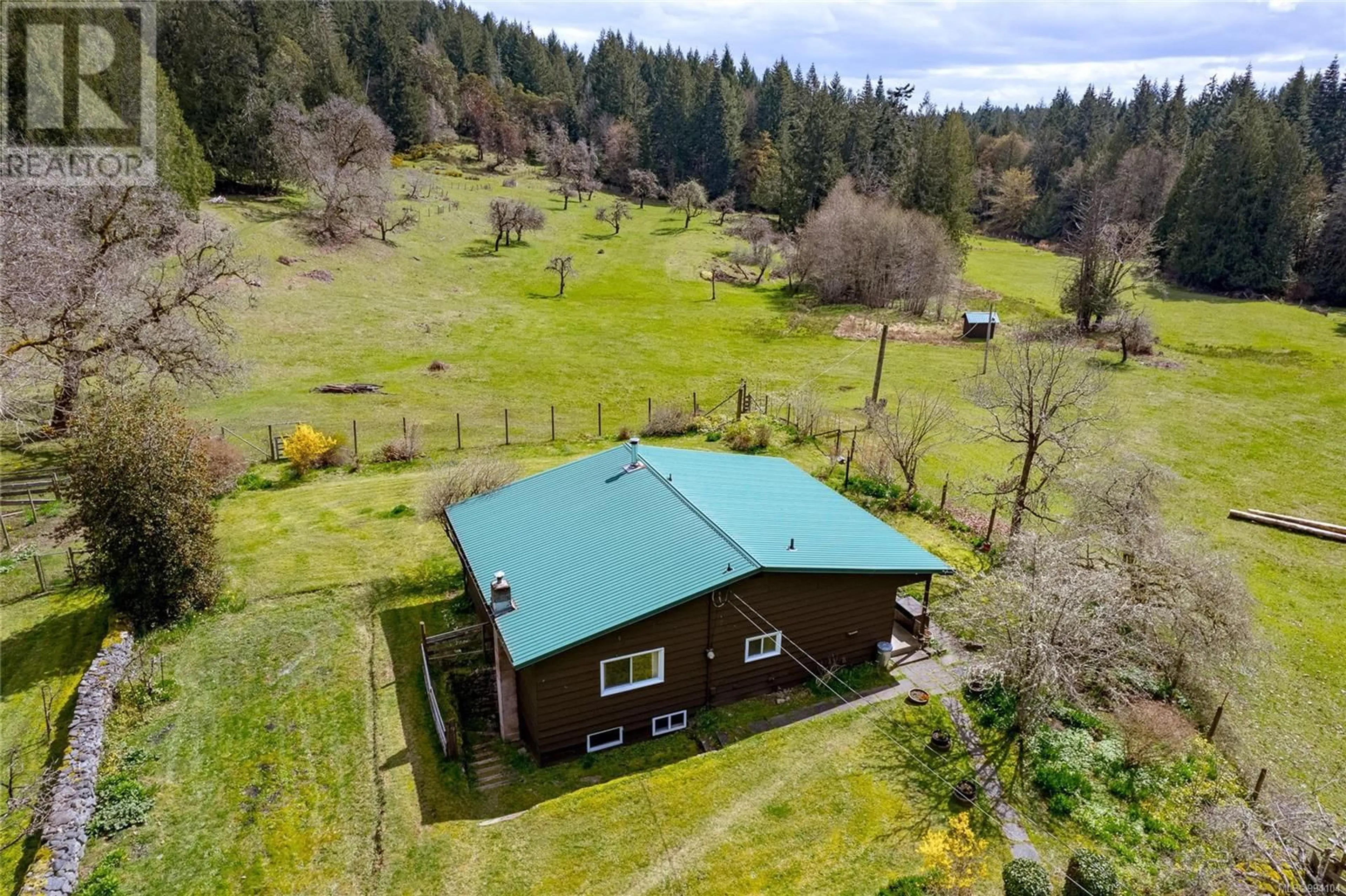 A pic from outside/outdoor area/front of a property/back of a property/a pic from drone, forest/trees view for 6633 HILLCREST ROAD, Duncan British Columbia V9L6K4