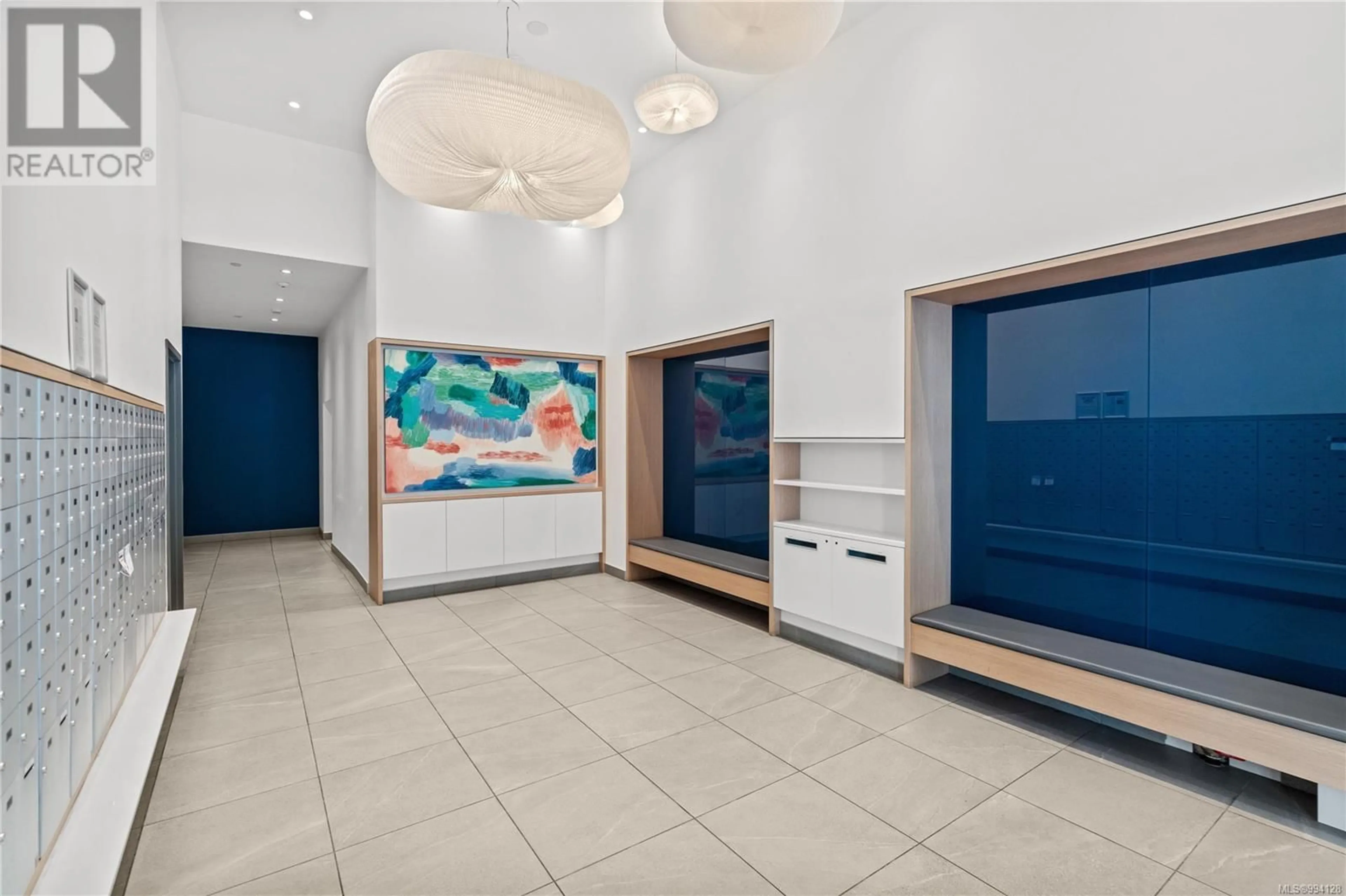 Lobby for 705 - 845 JOHNSON STREET, Victoria British Columbia V8W0G3