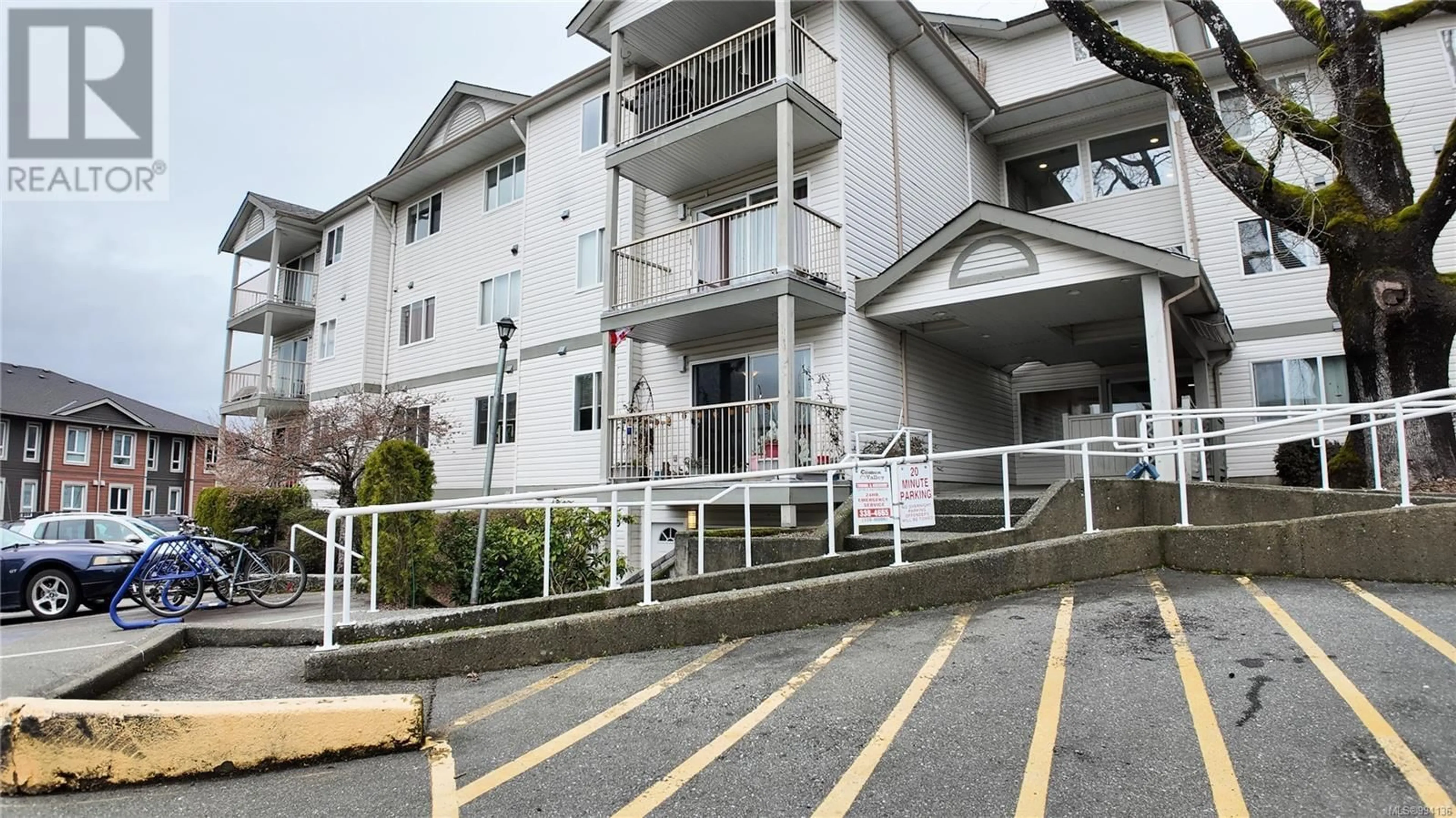 Standard kitchen, unknown for 107 - 840 BRAIDWOOD ROAD, Courtenay British Columbia V9N3R9