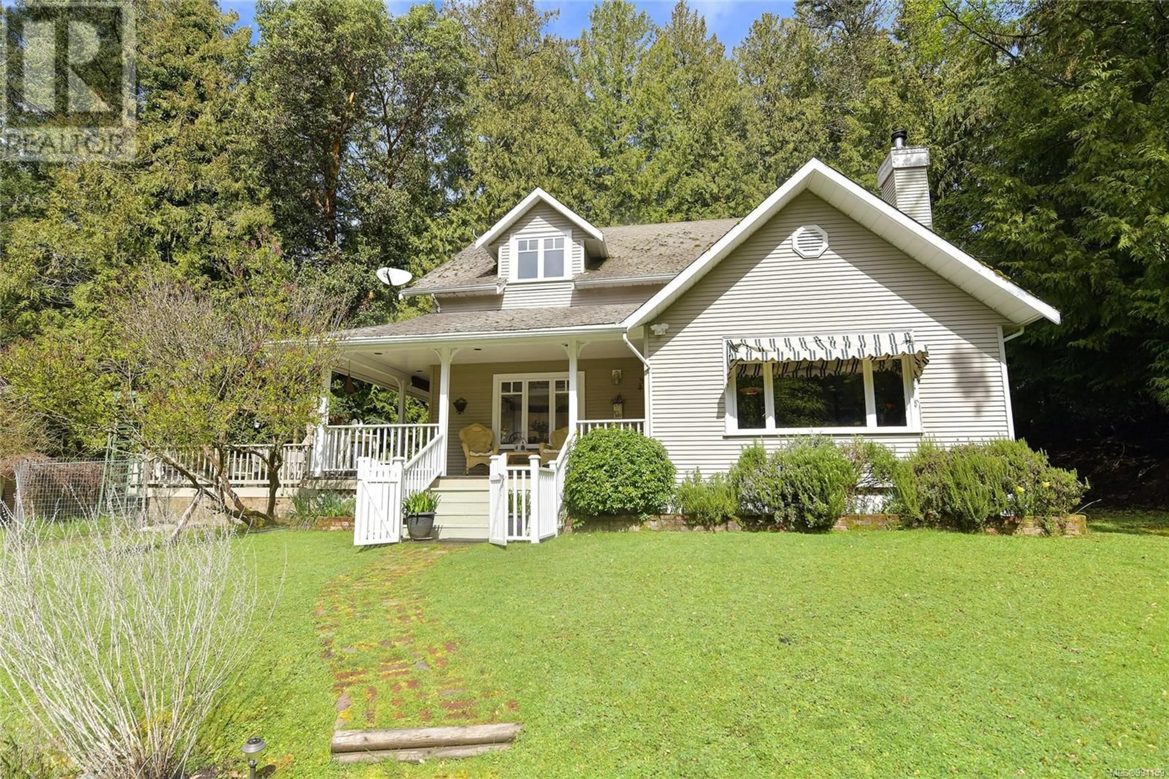 Home with vinyl exterior material, unknown for 517 SANDY HOOK ROAD, Mayne Island British Columbia V0N2J1