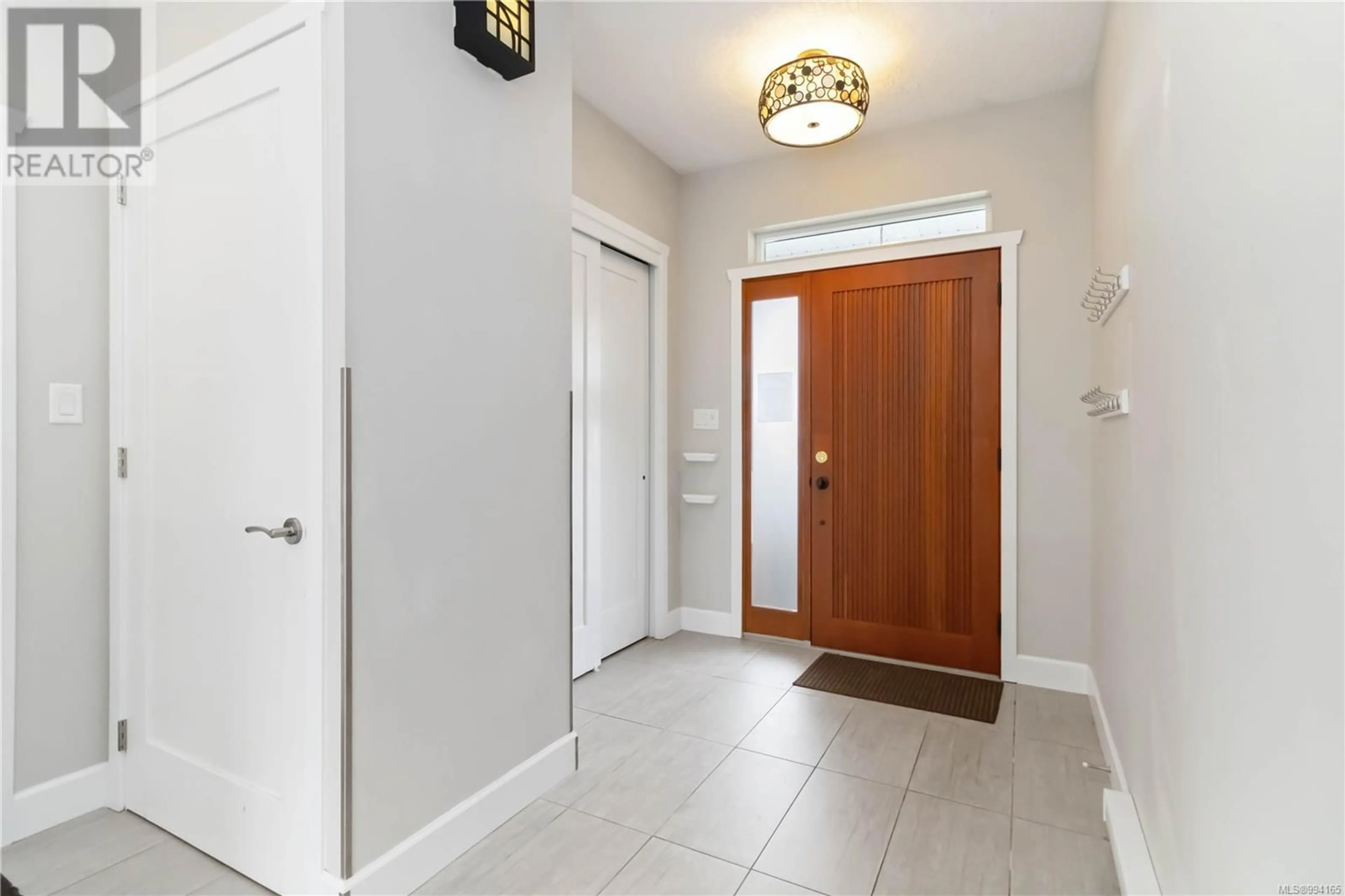 Indoor entryway for 2487 ANTHONY PLACE, Sooke British Columbia V9Z1N7