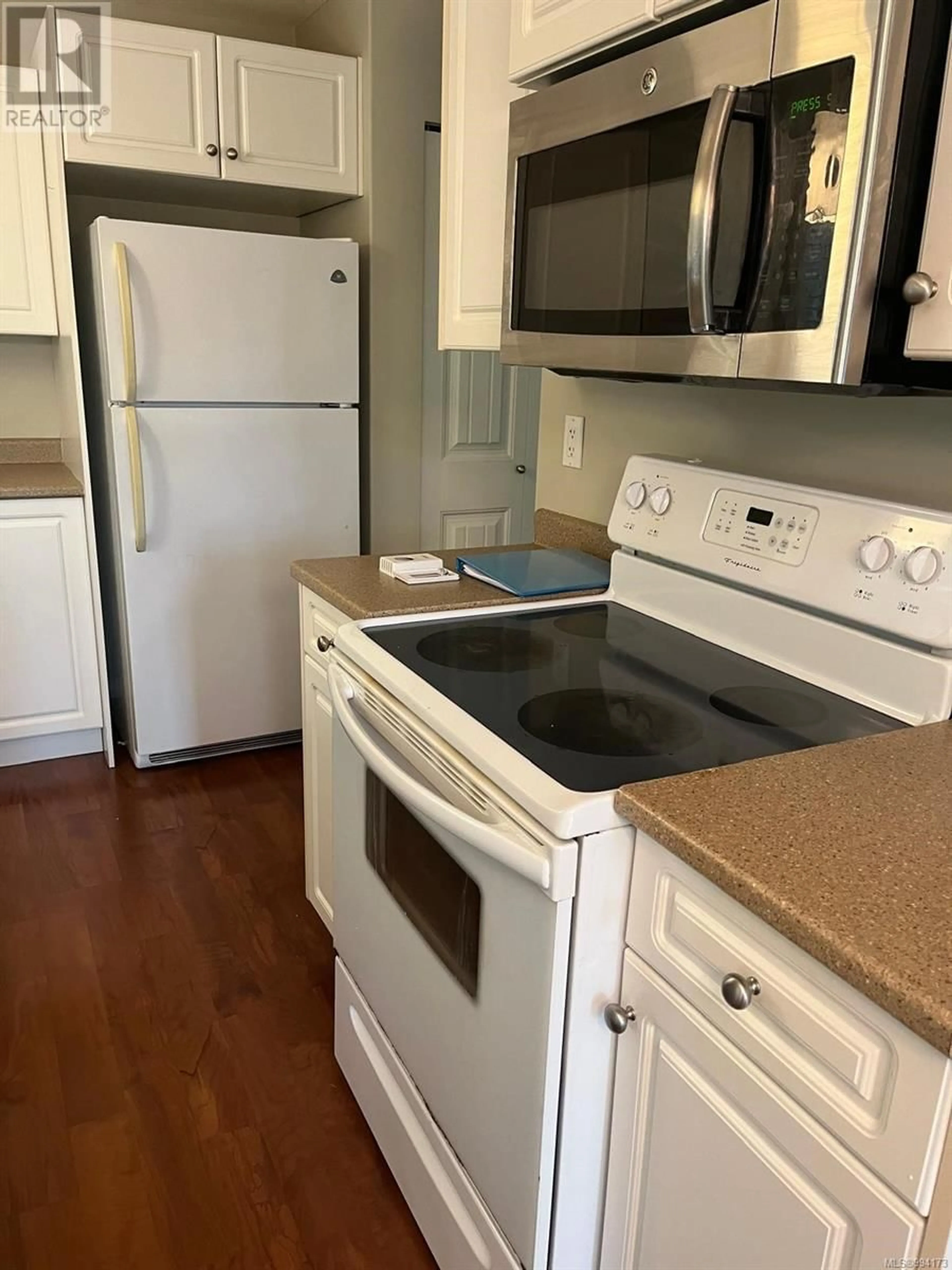 Standard kitchen, unknown for 9 - 2882 PIERCY AVENUE, Courtenay British Columbia V9N7E3