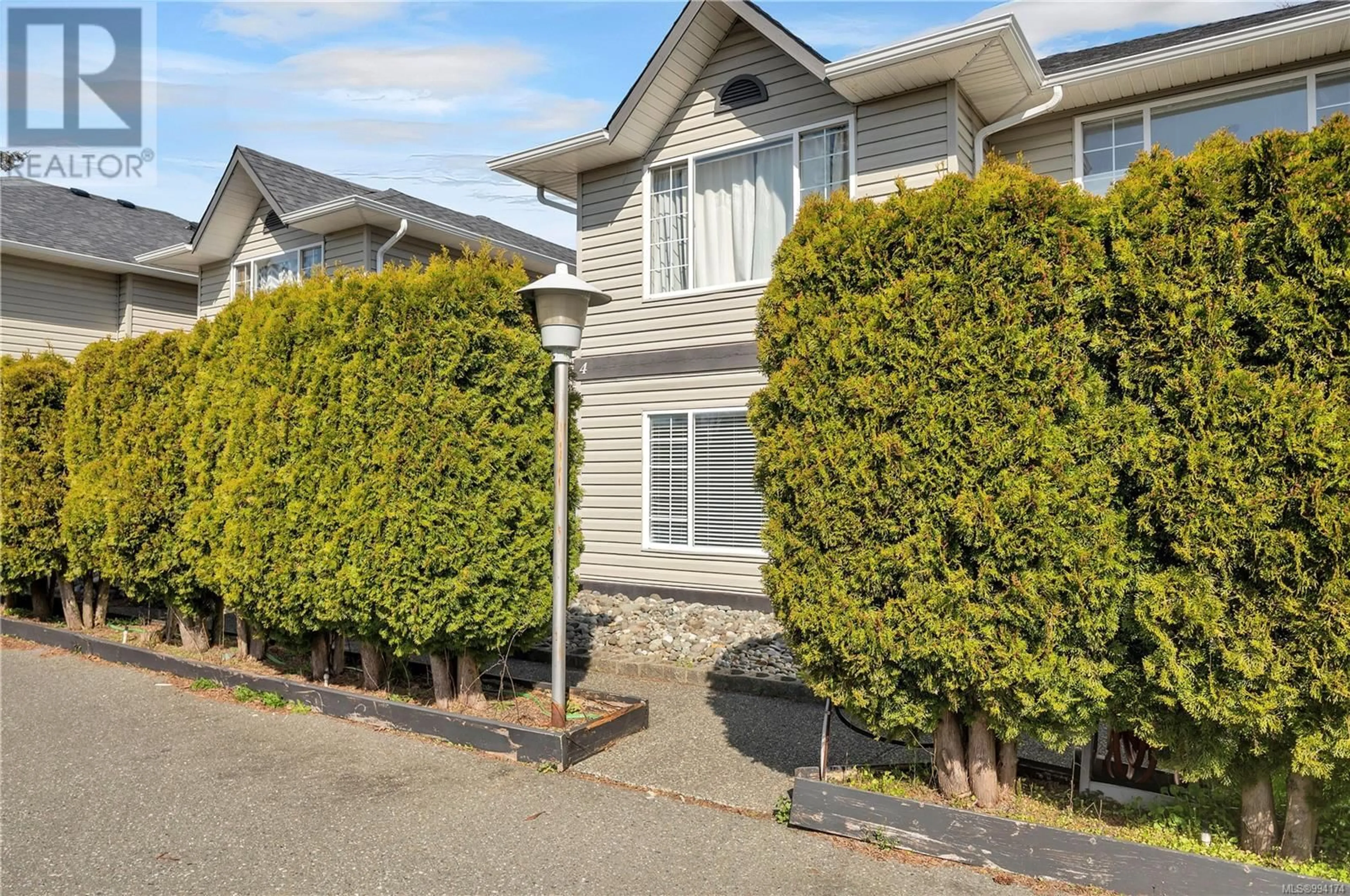 Patio, street for 4 - 798 ROBRON ROAD, Campbell River British Columbia V9W7Y9