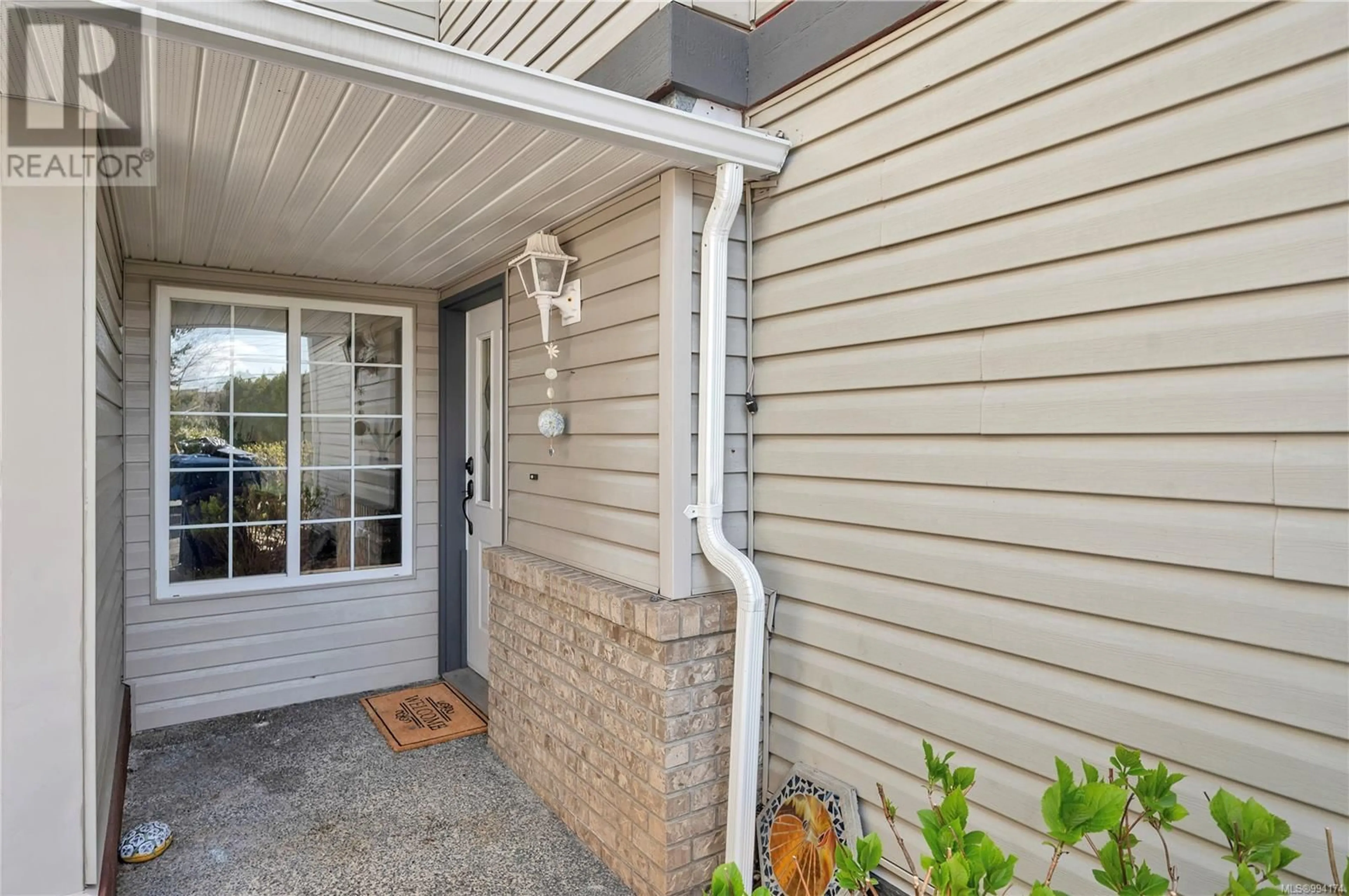 Indoor entryway for 4 - 798 ROBRON ROAD, Campbell River British Columbia V9W7Y9