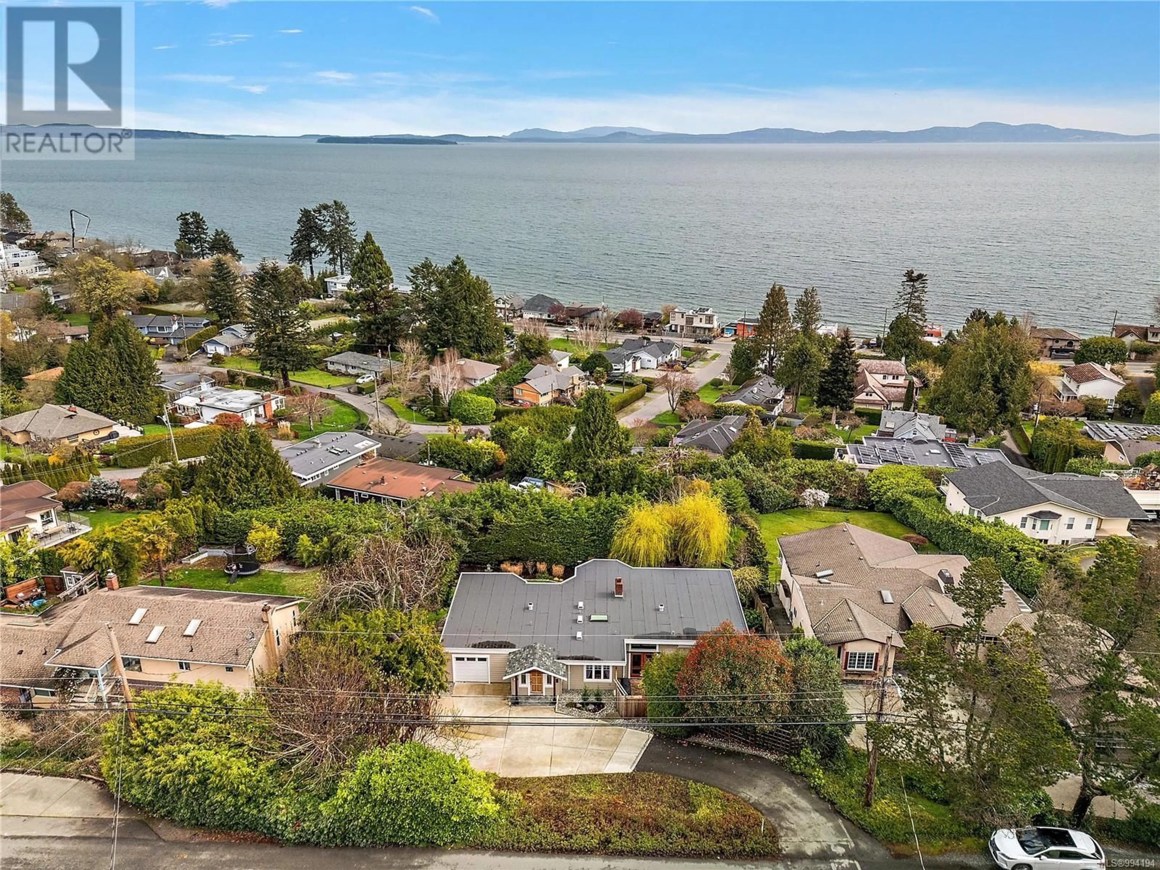 Blurry image for 5055 LOCHSIDE DRIVE, Saanich British Columbia V8Y2G1