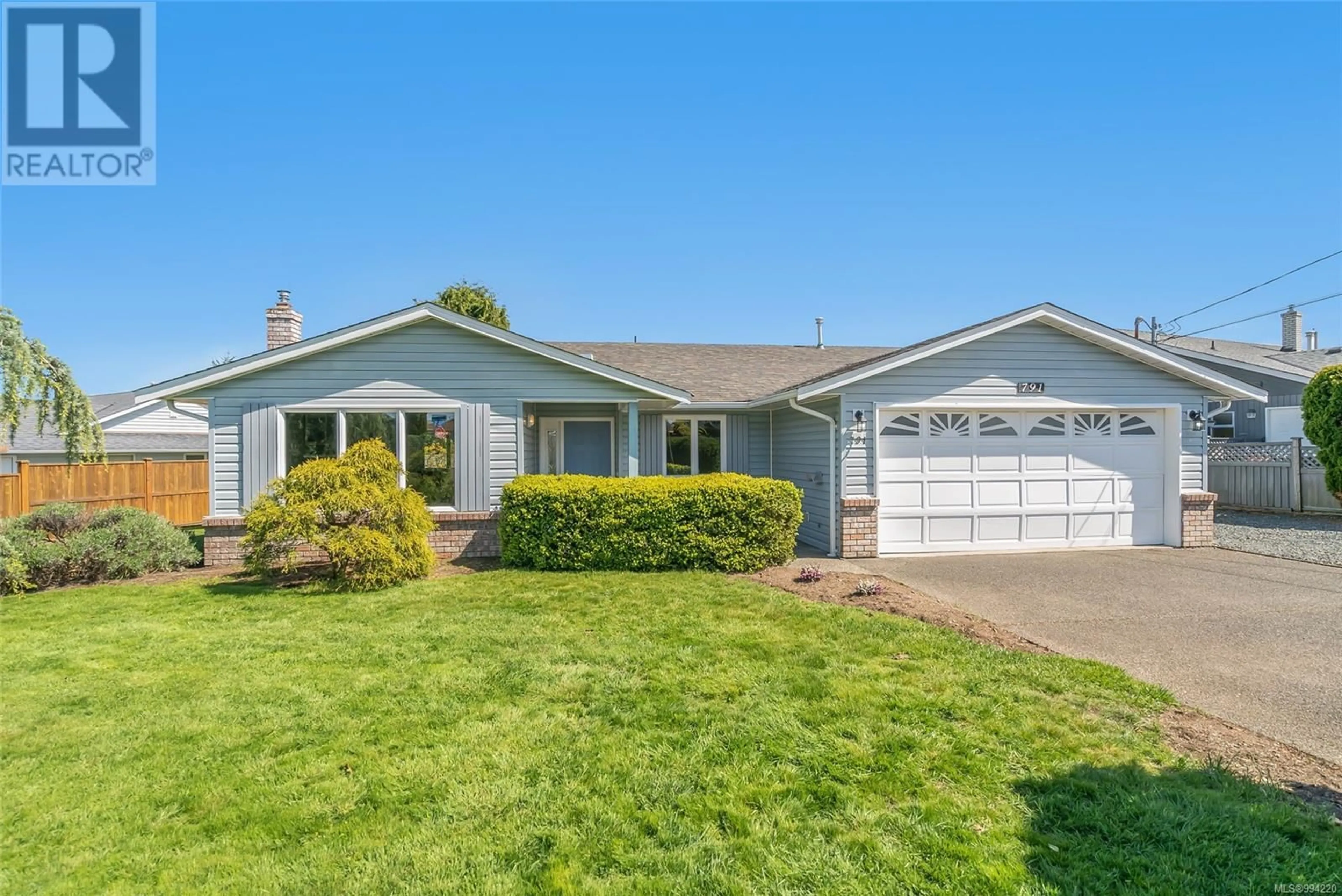 Home with vinyl exterior material, unknown for 791 LILAC DRIVE, Parksville British Columbia V9P1E5