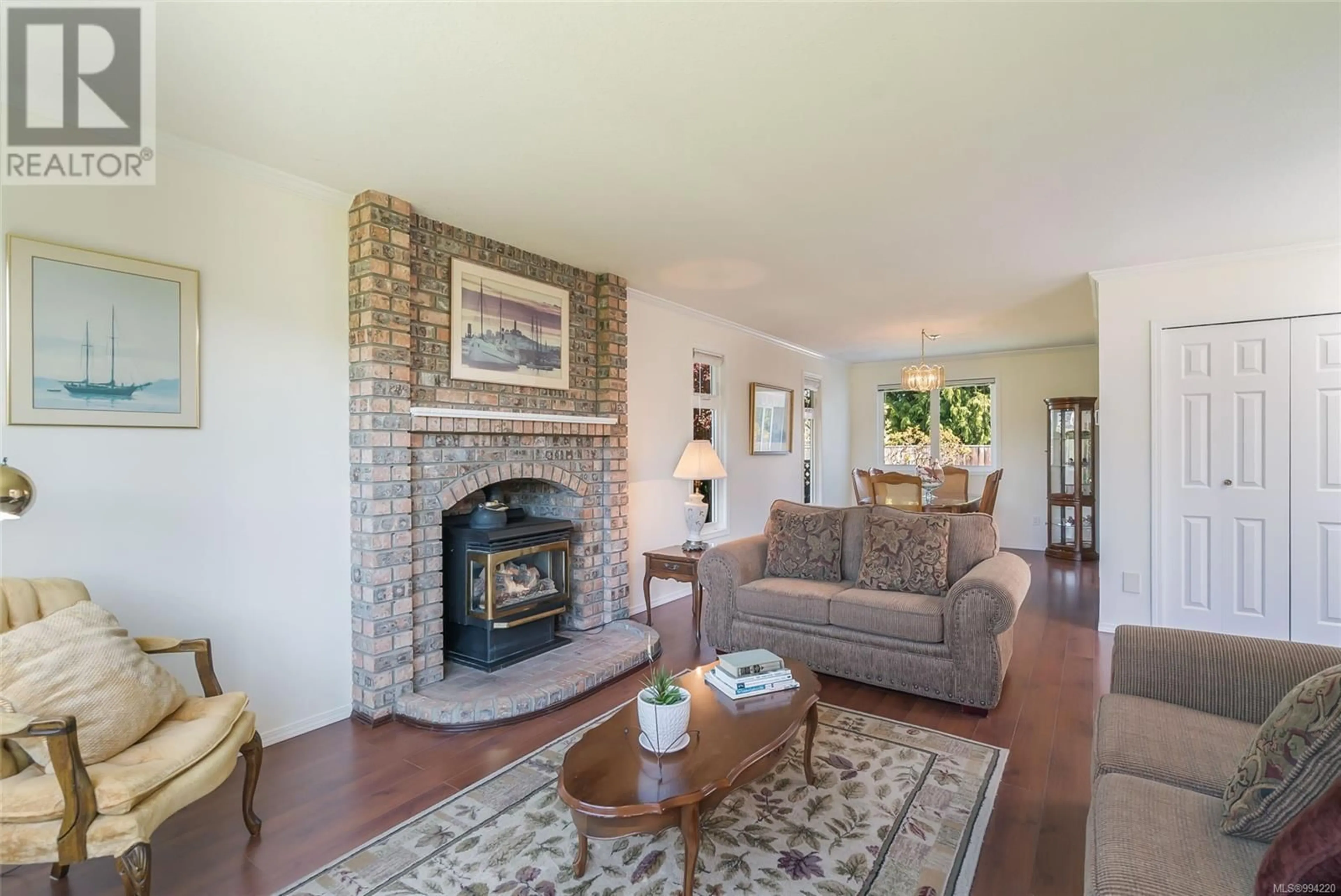 Living room with furniture, unknown for 791 LILAC DRIVE, Parksville British Columbia V9P1E5