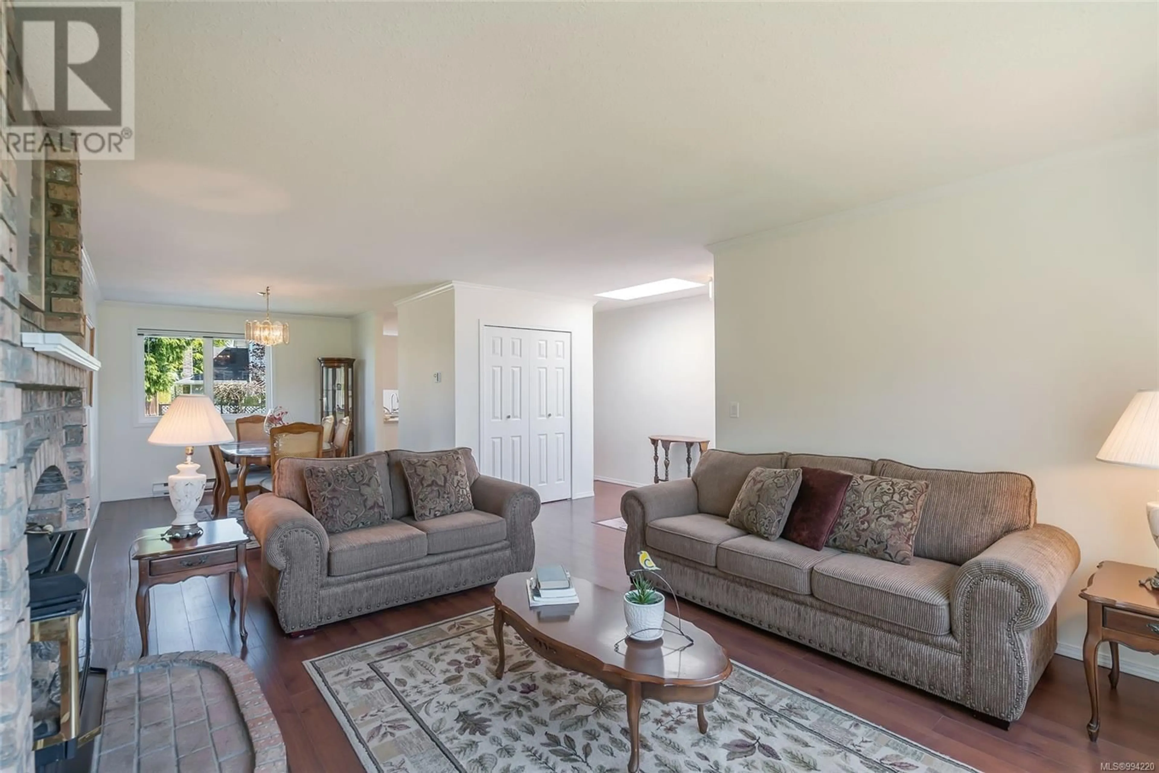 Living room with furniture, unknown for 791 LILAC DRIVE, Parksville British Columbia V9P1E5