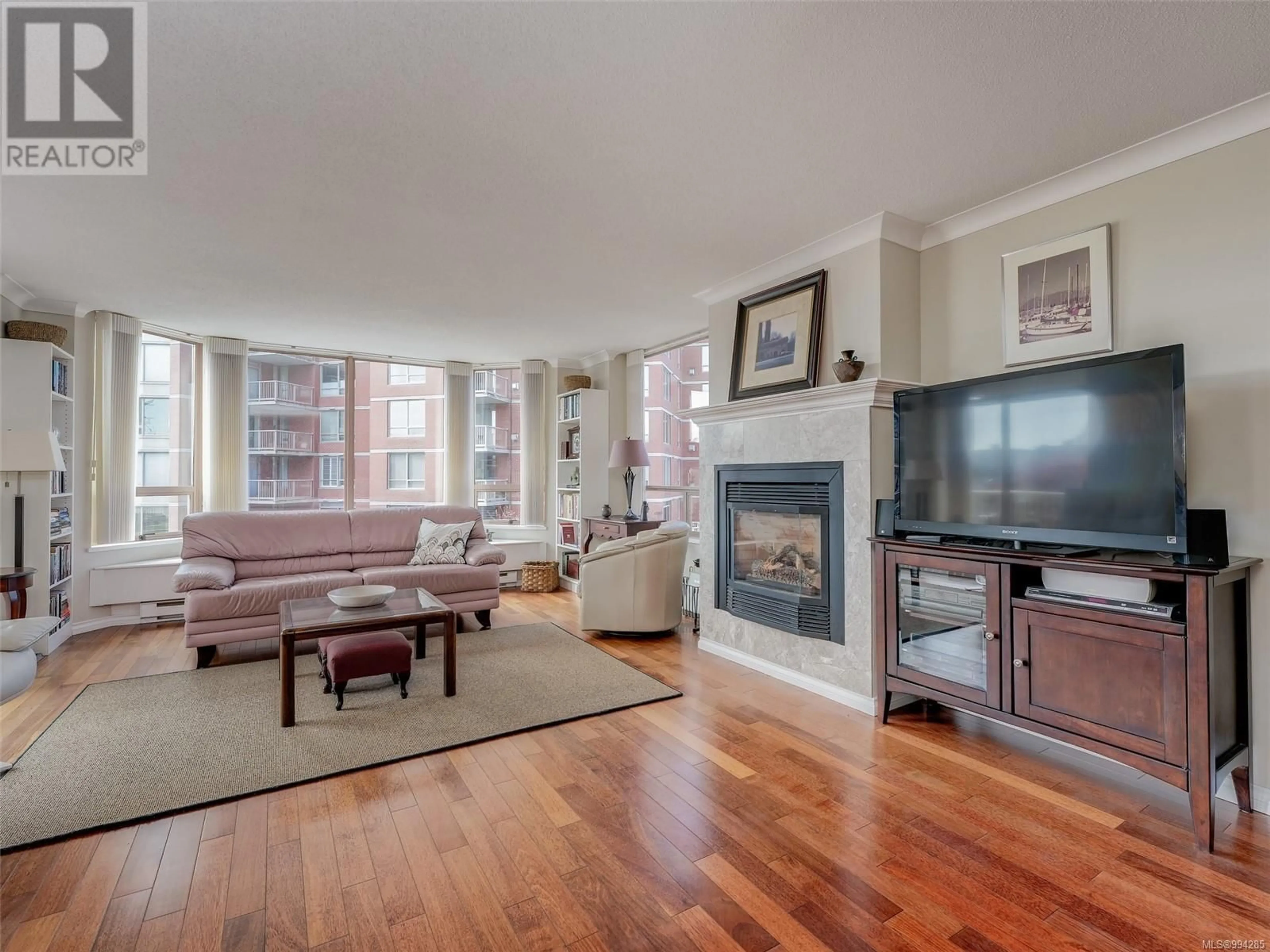 Living room with furniture, unknown for 400 - 636 MONTREAL STREET, Victoria British Columbia V8V1Z8